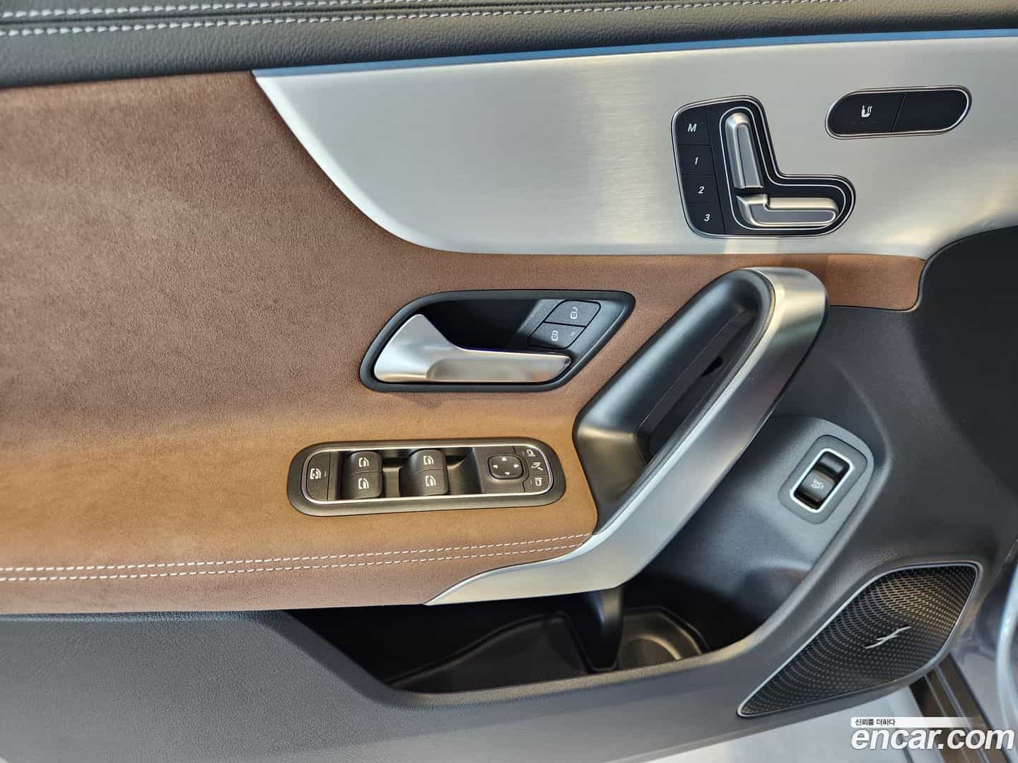 CLA-Class Mercedes-Benz 2025.11-OPTION-022