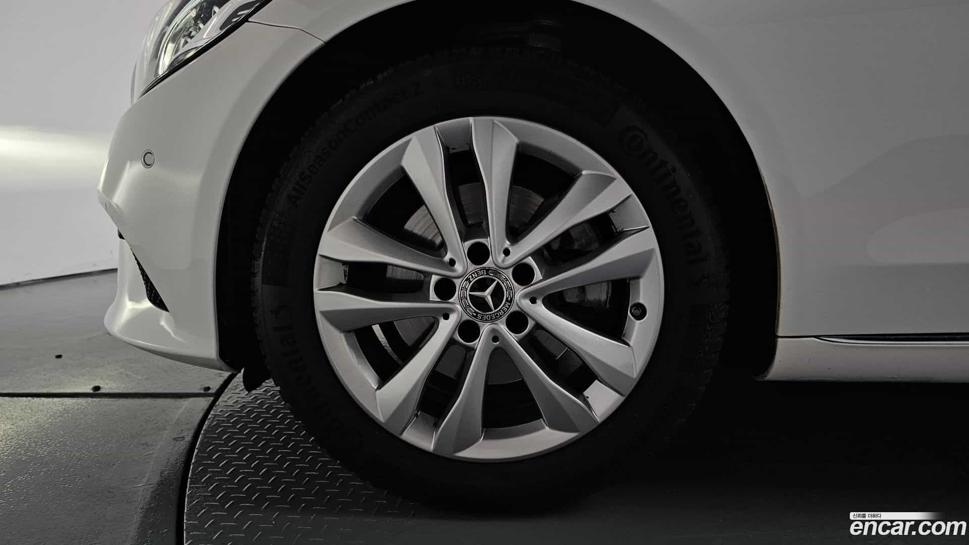C-Class Mercedes-Benz 2020.0-OUTER-005