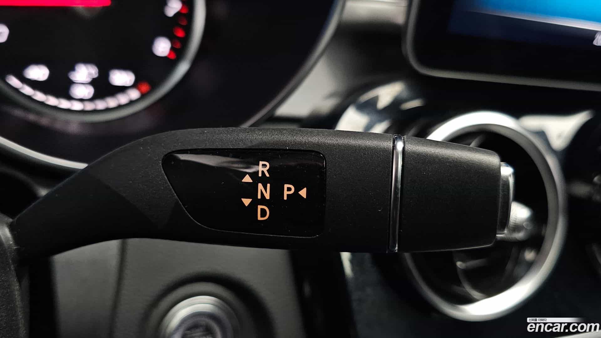 C-Class Mercedes-Benz 2020.0-INNER-009