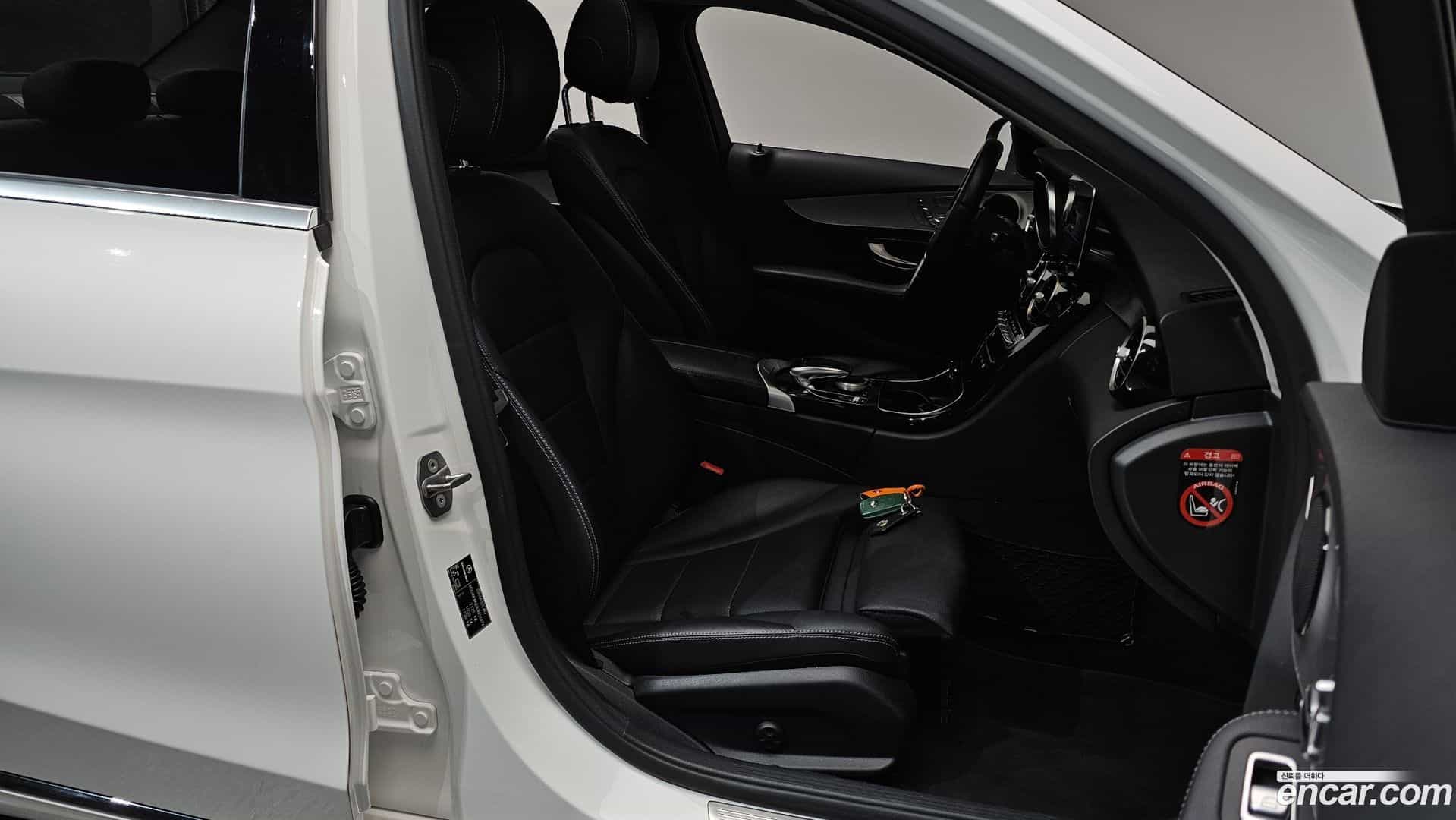 C-Class Mercedes-Benz 2020.0-OPTION-016
