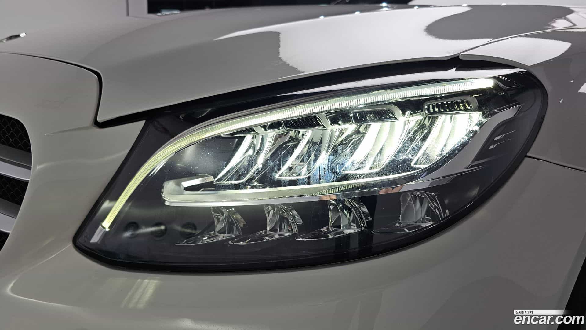 C-Class Mercedes-Benz 2020.0-OUTER-032