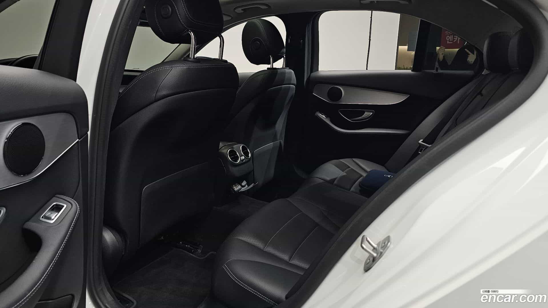 C-Class Mercedes-Benz 2020.0-INNER-036