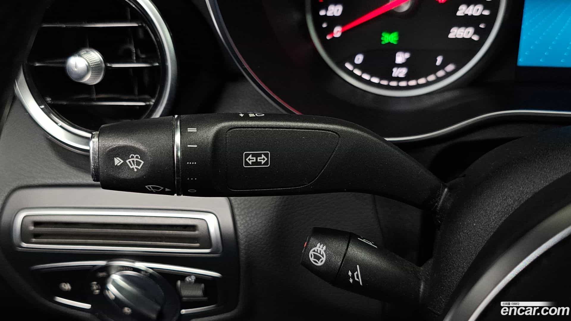 C-Class Mercedes-Benz 2020.0-OPTION-044