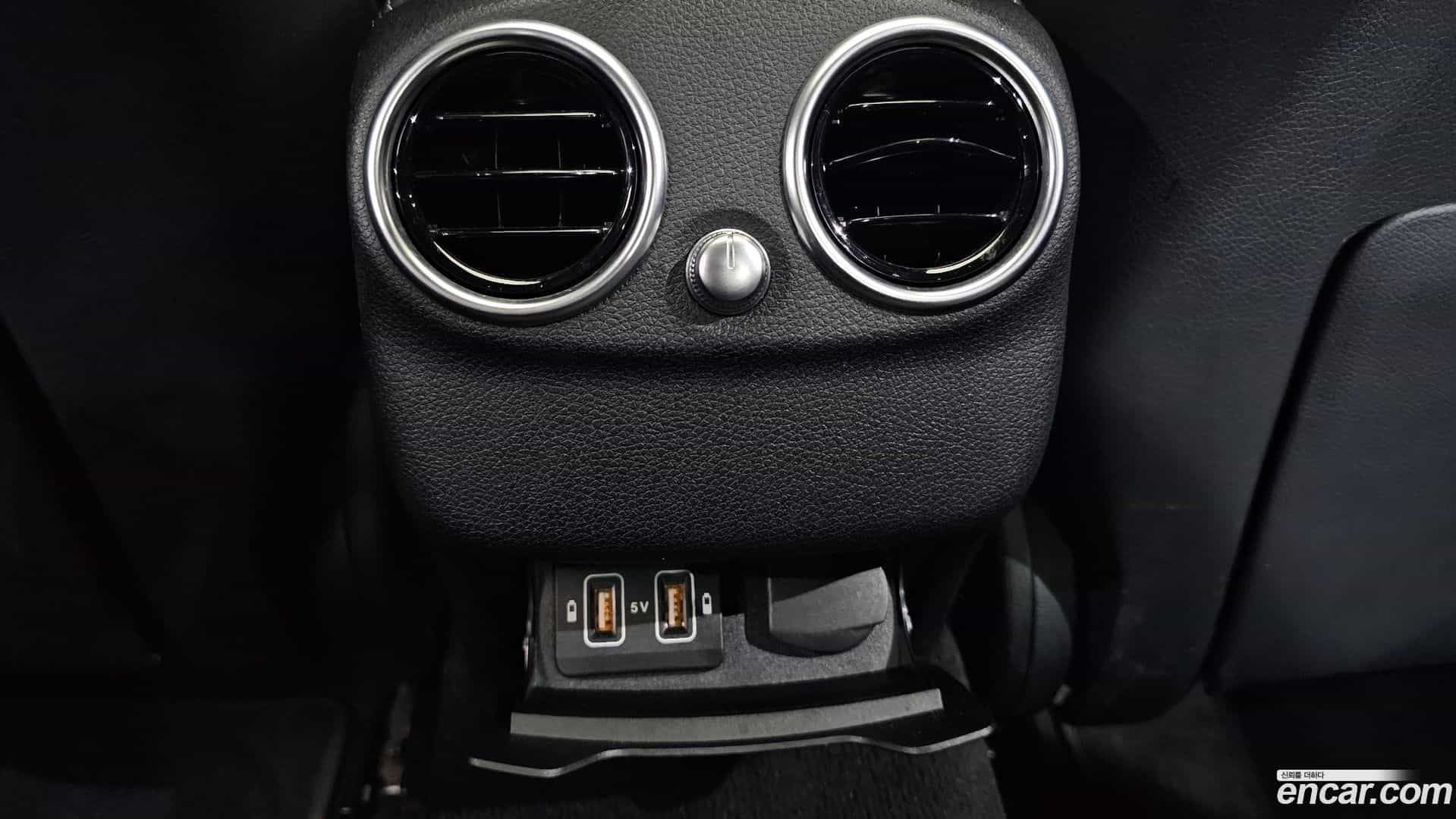 C-Class Mercedes-Benz 2020.0-OPTION-045