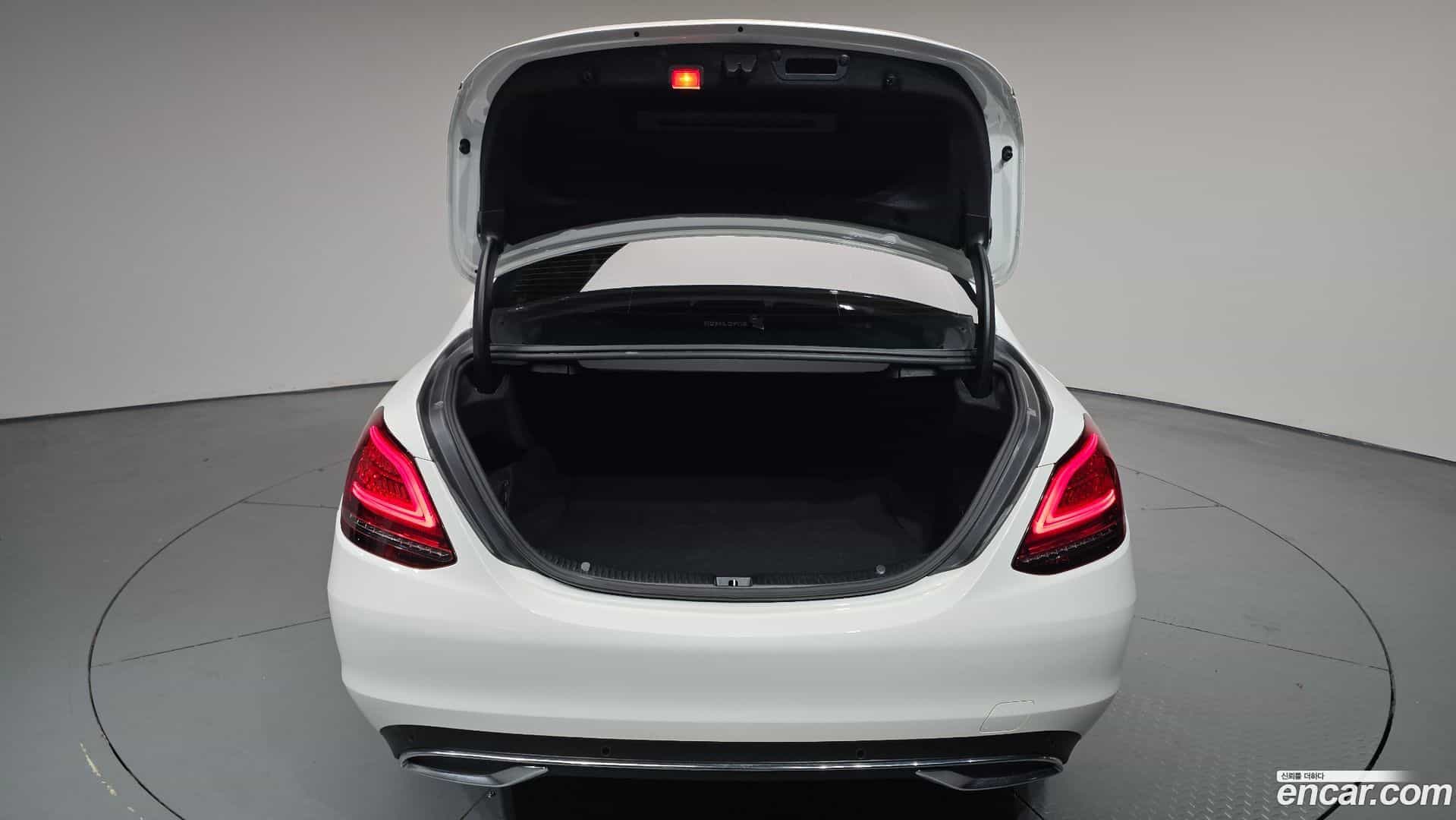 C-Class Mercedes-Benz 2020.0-OPTION-046