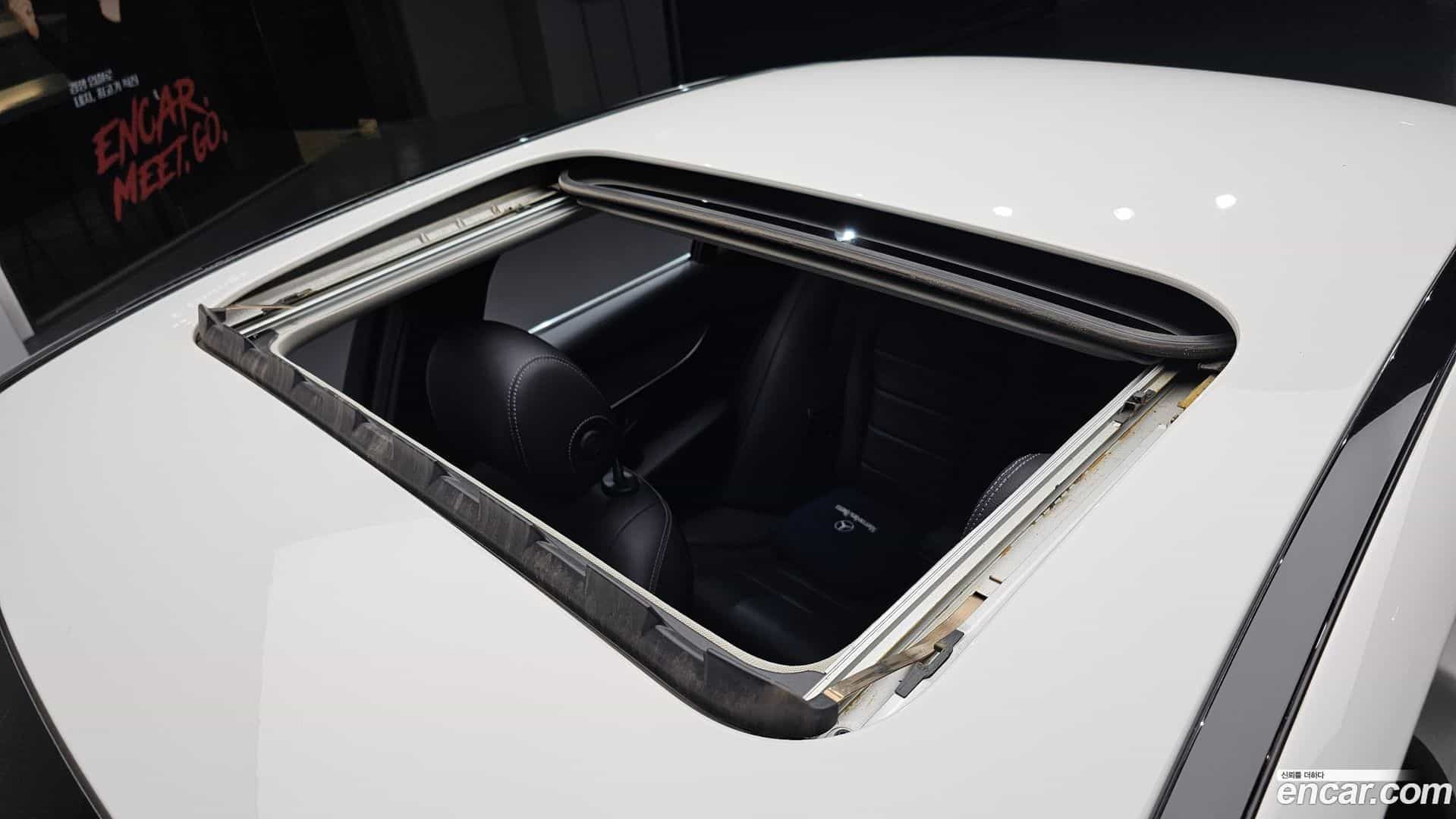 C-Class Mercedes-Benz 2020.0-OPTION-047