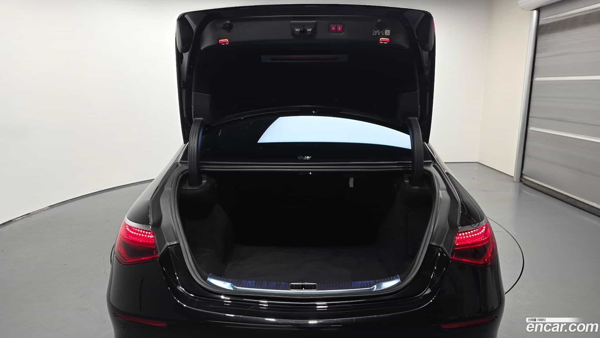 S-Class Mercedes-Benz 2023.8-OPTION-024