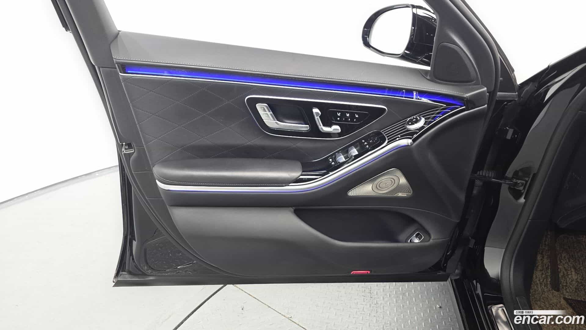 S-Class Mercedes-Benz 2023.8-INNER-034