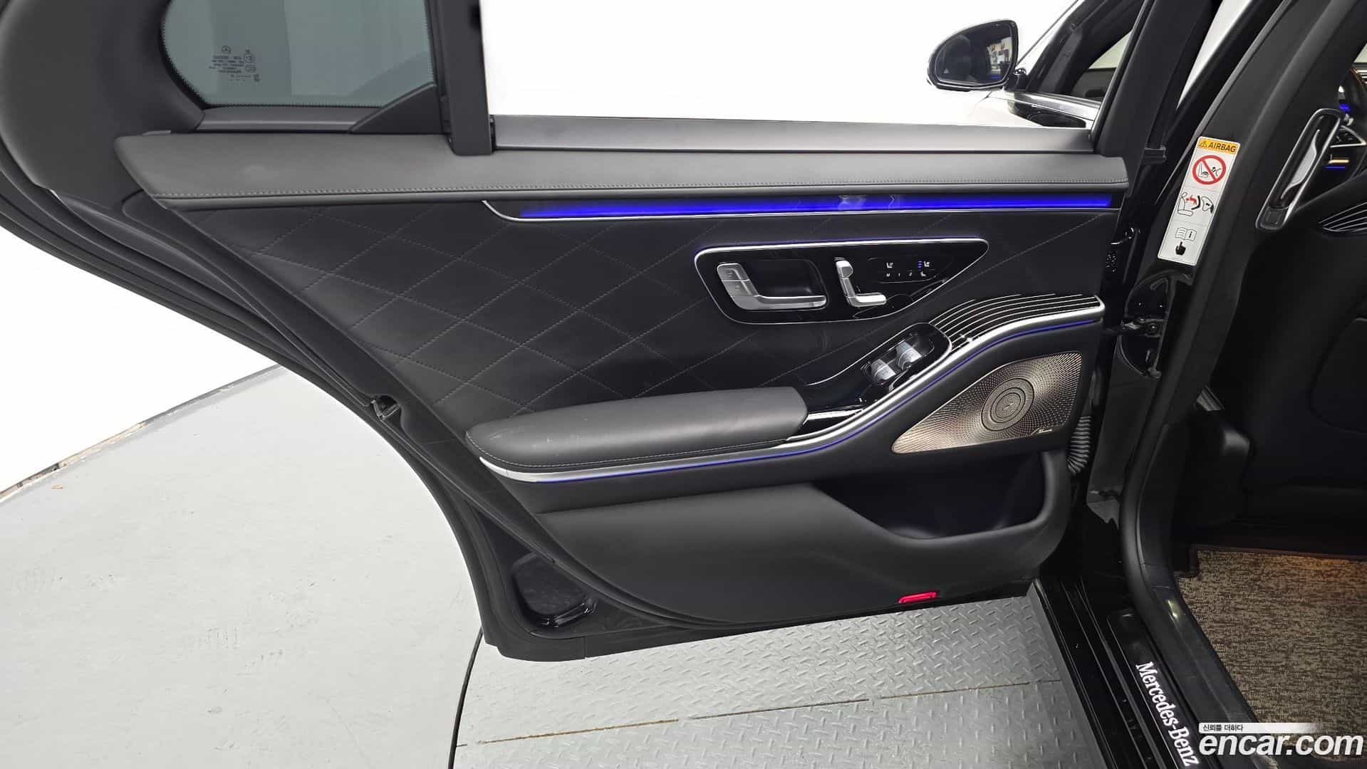 S-Class Mercedes-Benz 2023.8-INNER-035