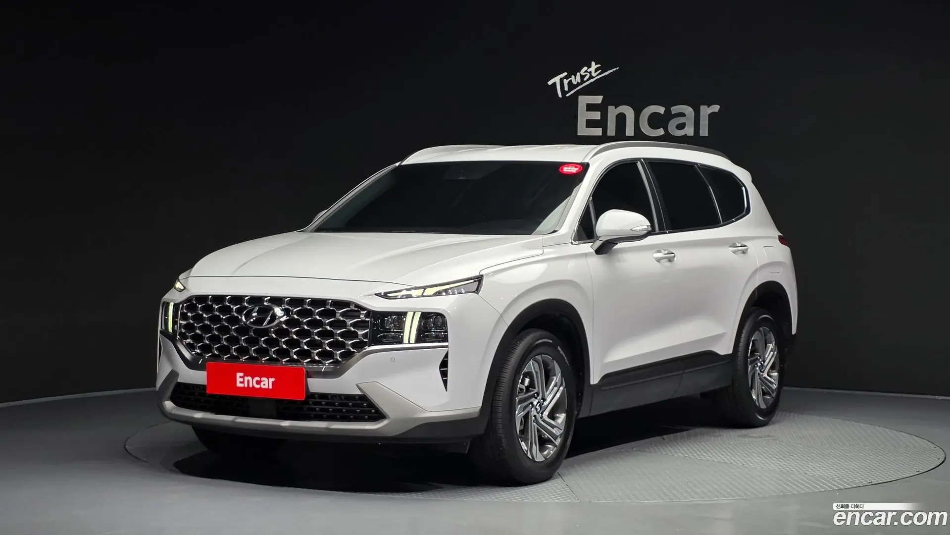 Main__Slider__Photo:Santafe Hyundai 2022.2-0