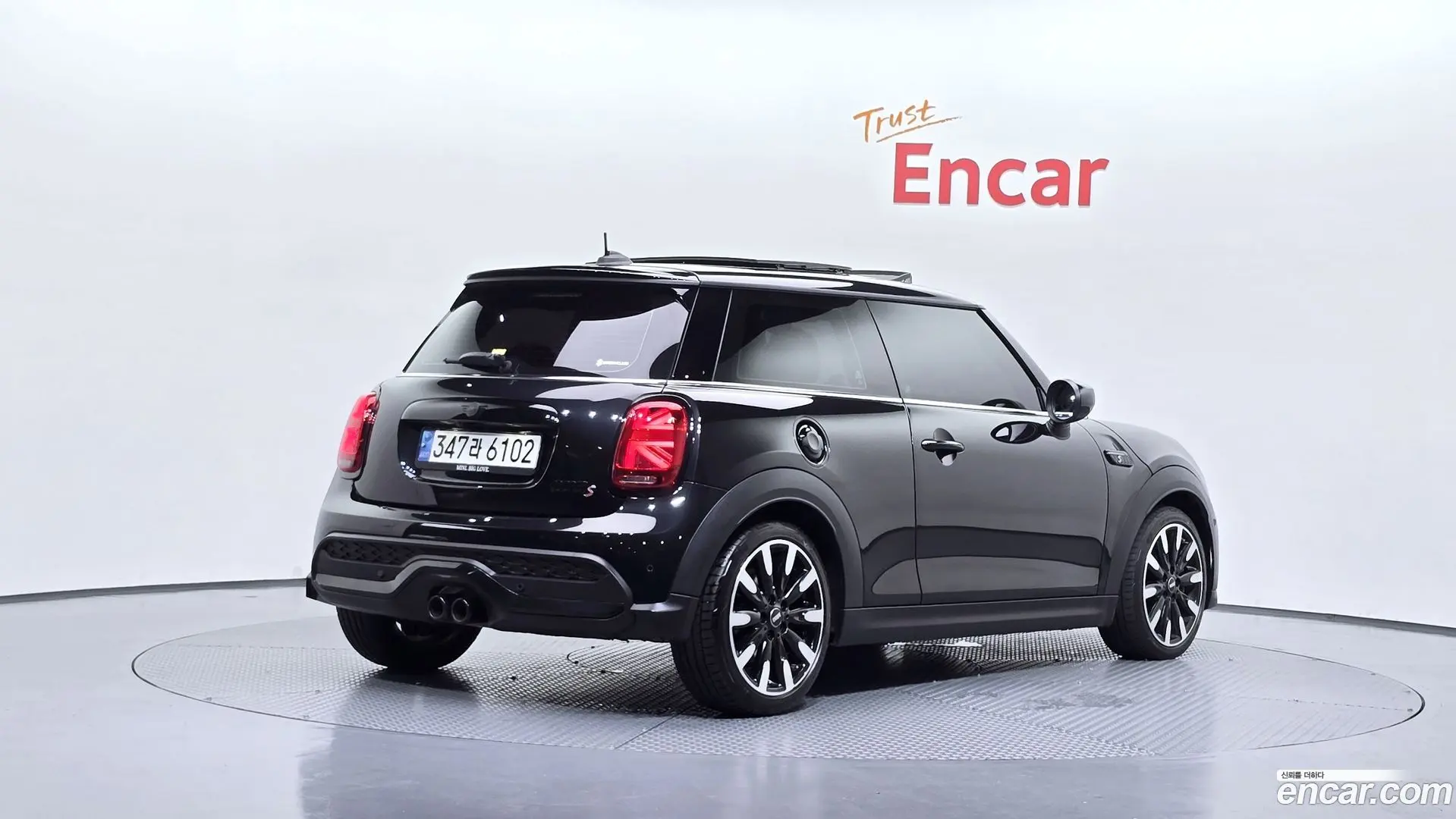 Main__Slider__Photo:Cooper Mini 2022.10-1
