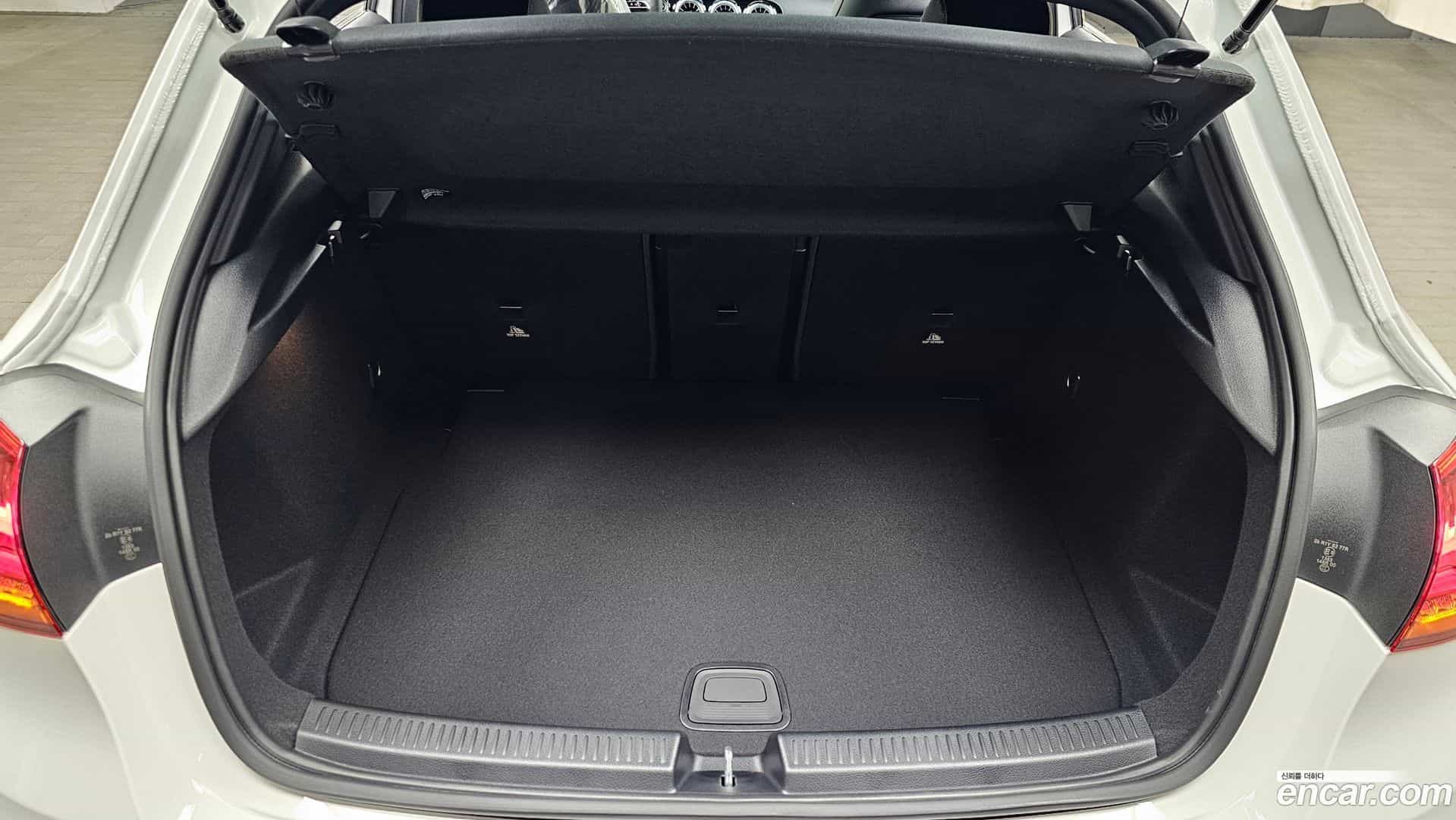 A-Class Mercedes-Benz 2025.6-OPTION-020