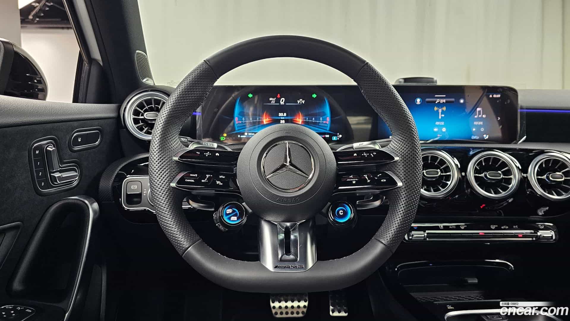 A-Class Mercedes-Benz 2025.6-OPTION-023