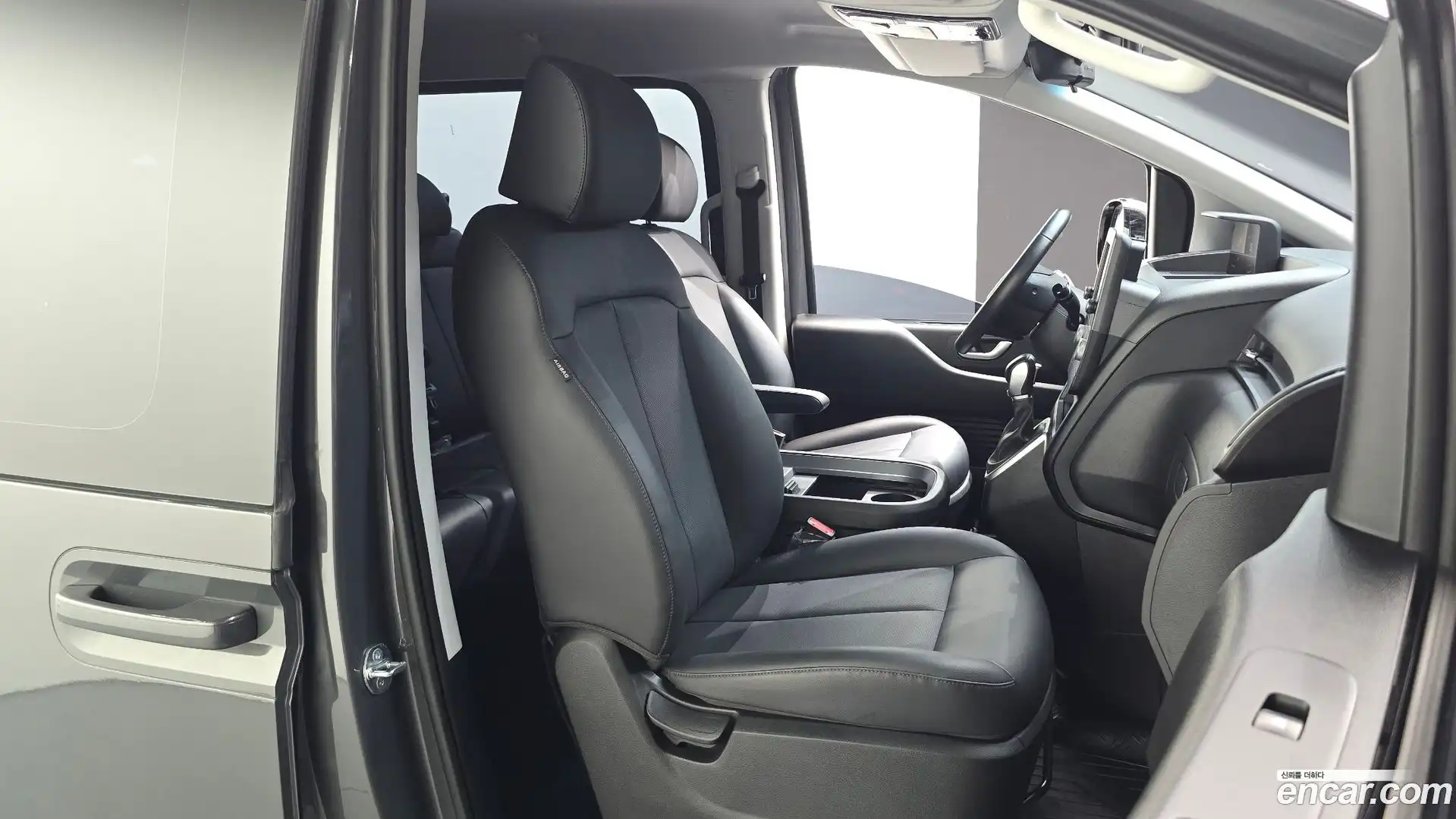 Staria Hyundai 2024.10-OPTION-016