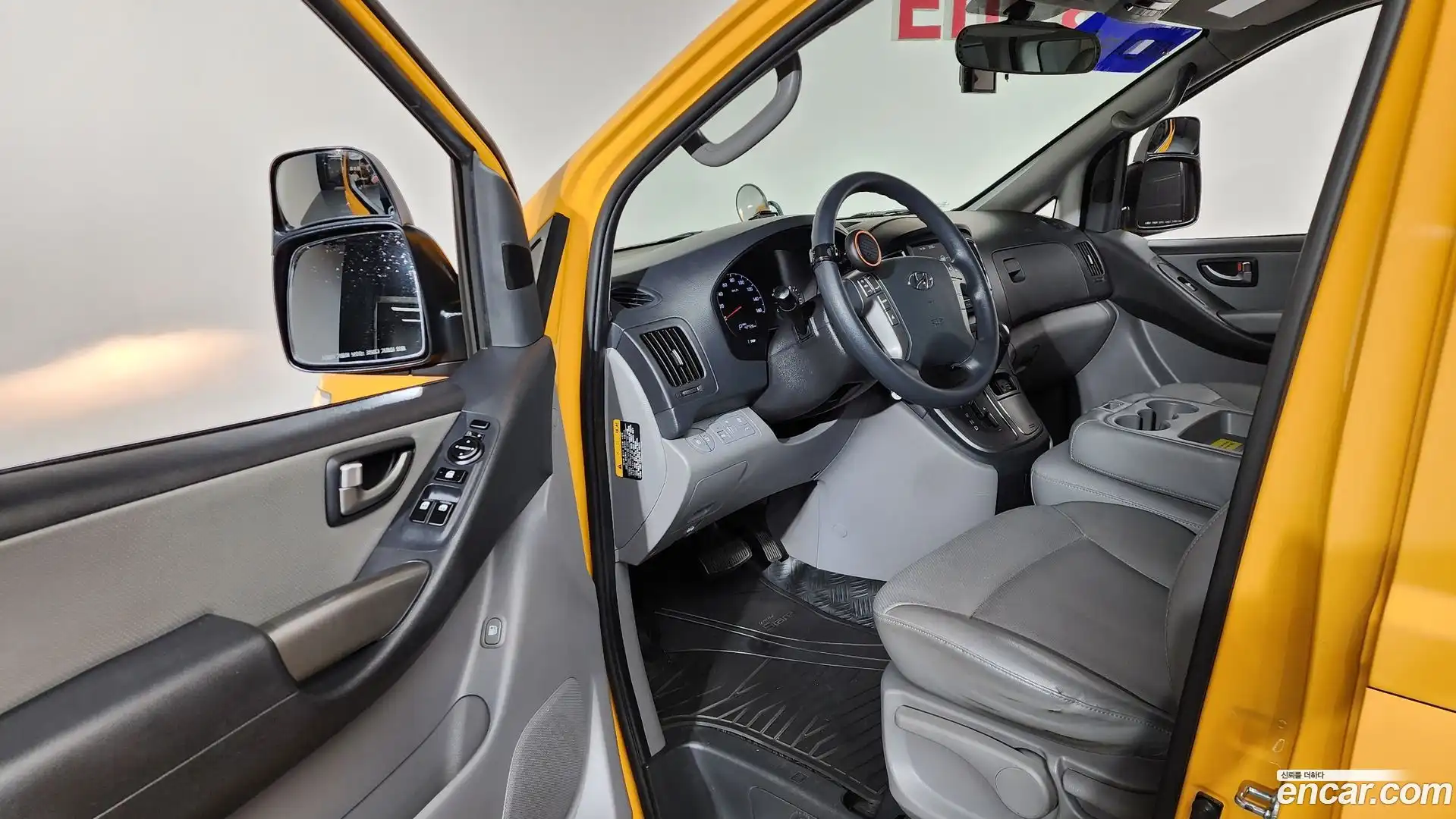 Starex Hyundai 2020.11-INNER-010