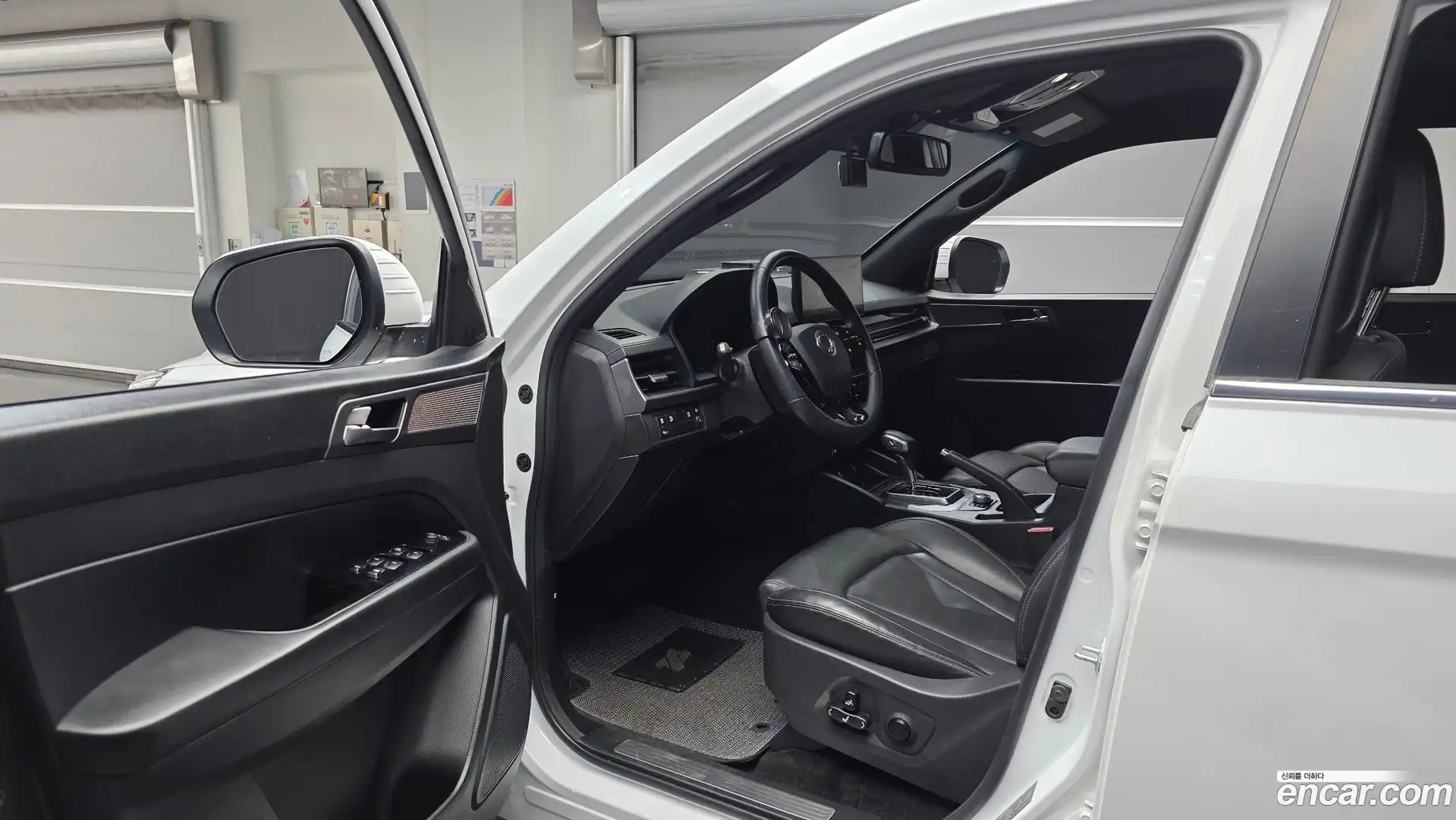 Rexton KG Mobility 2023.6-INNER-010