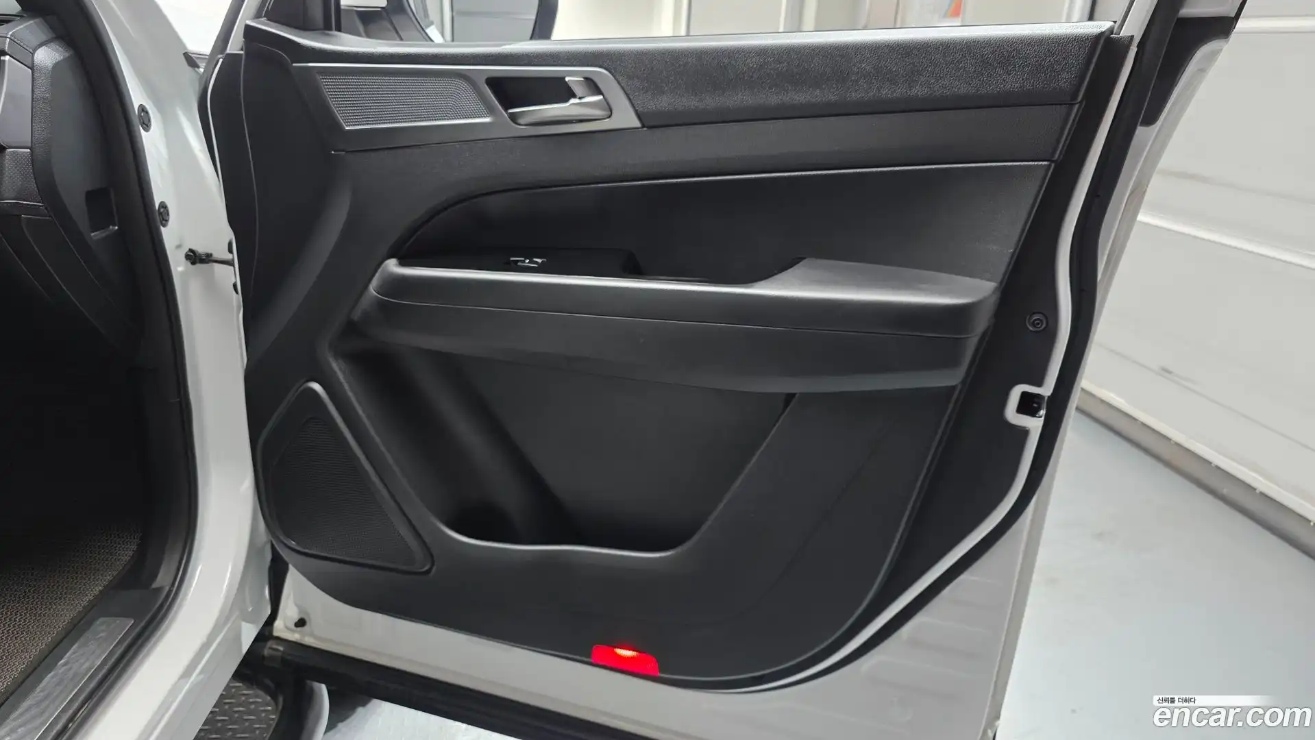 Rexton KG Mobility 2023.6-INNER-034