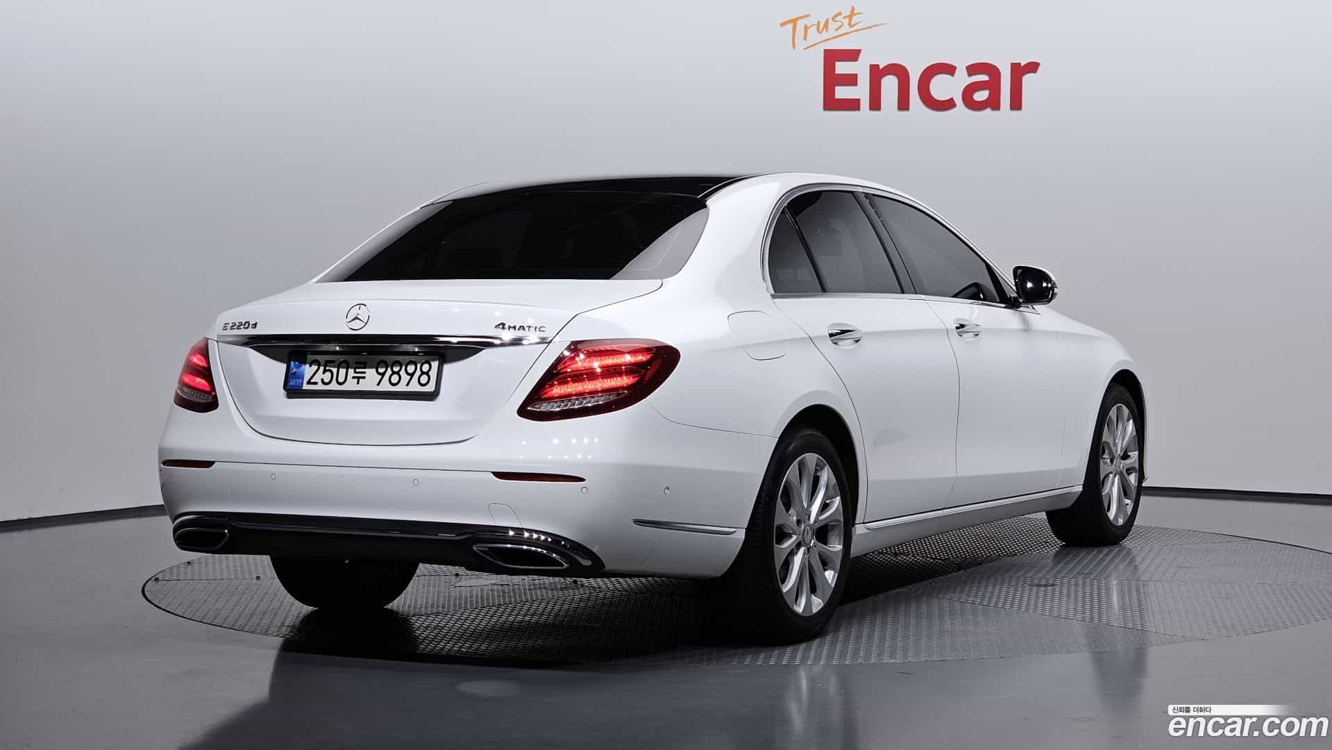 E-Class Mercedes-Benz 2016.10-OUTER-002