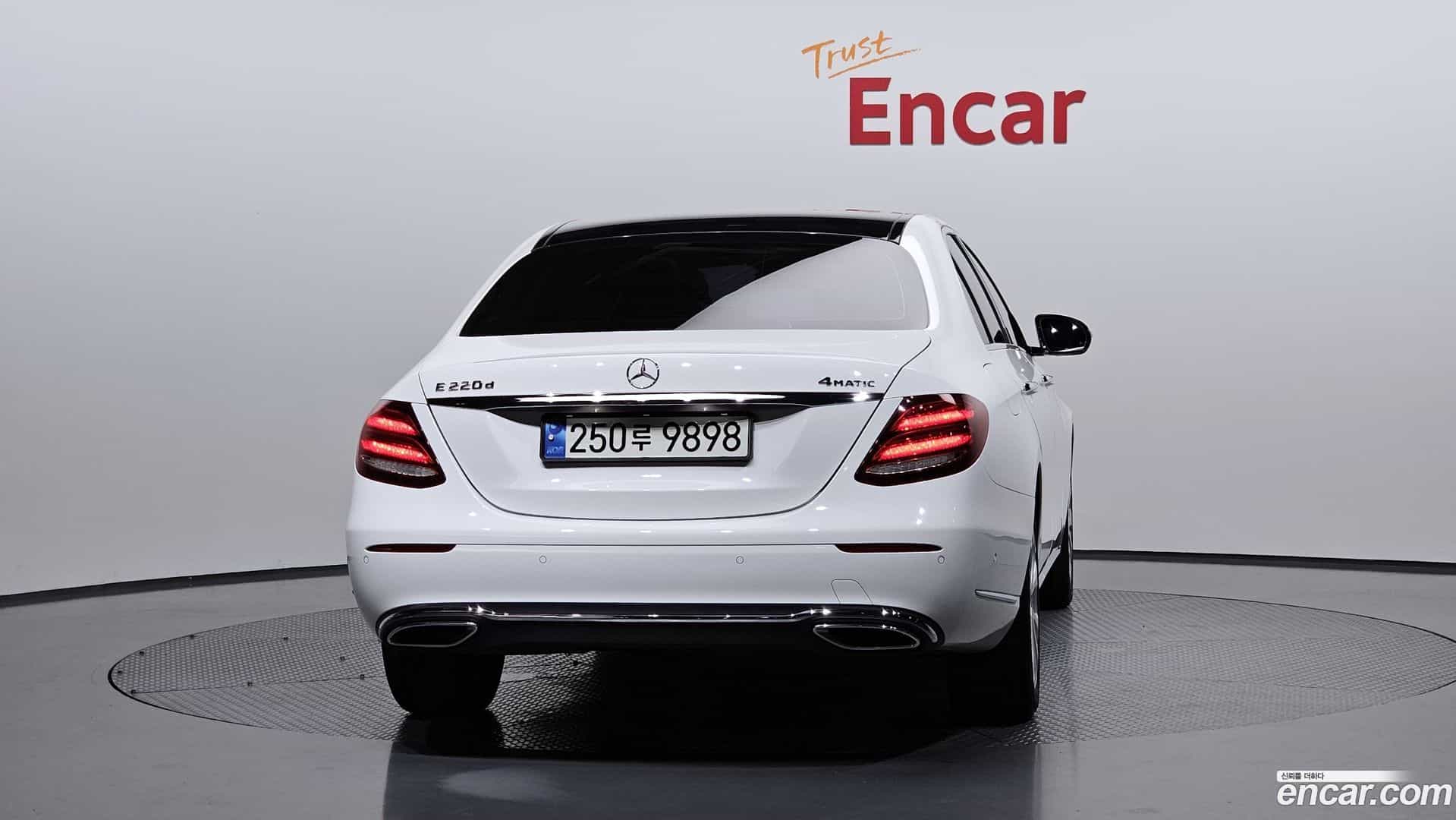 E-Class Mercedes-Benz 2016.10-OUTER-004