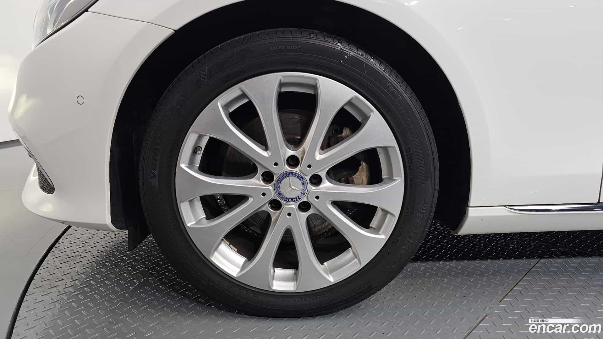 E-Class Mercedes-Benz 2016.10-OUTER-005