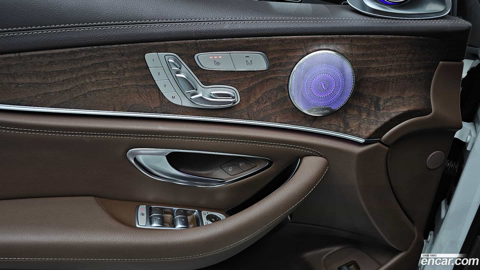 E-Class Mercedes-Benz 2016.10-OPTION-018