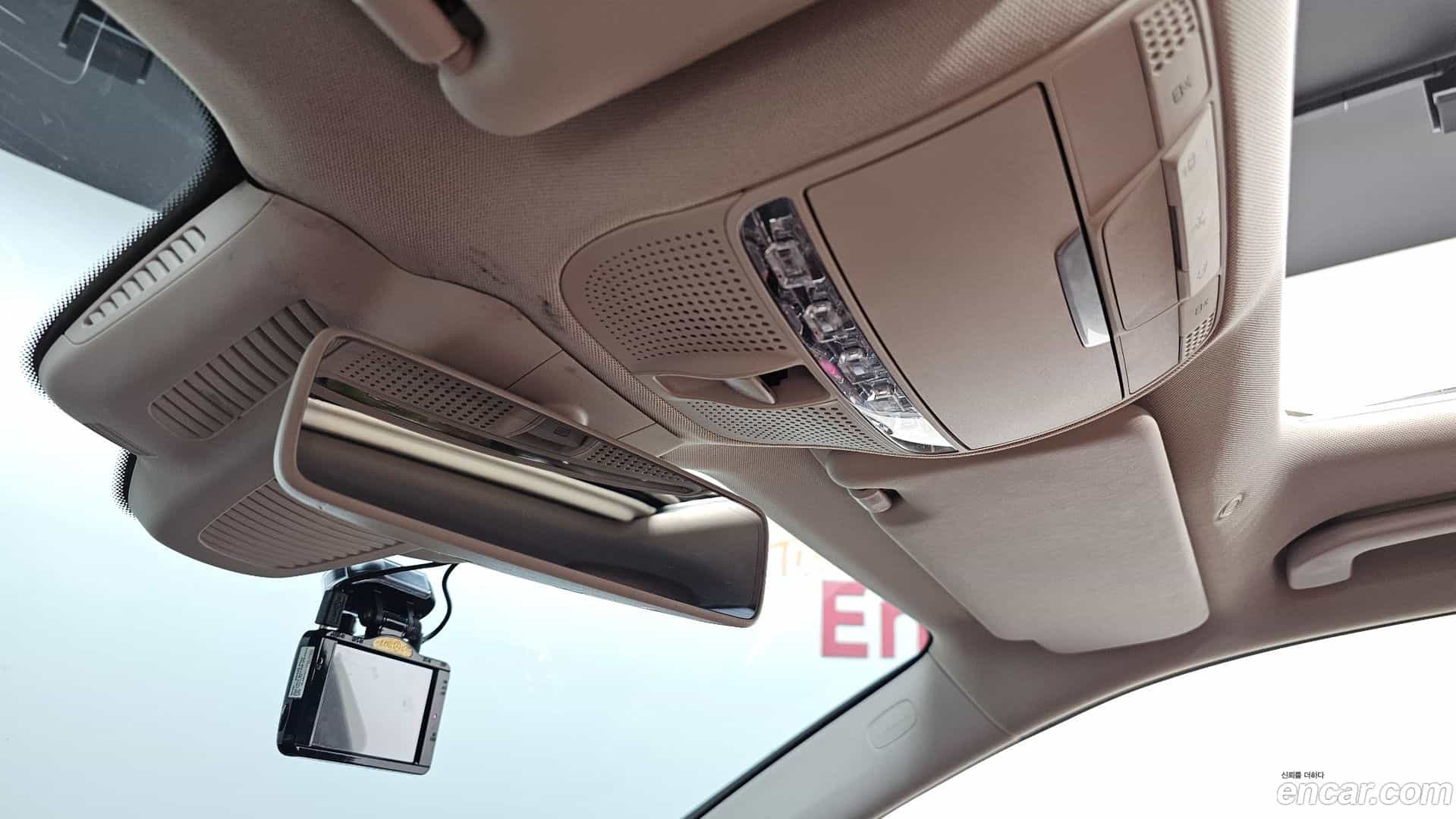 E-Class Mercedes-Benz 2016.10-OPTION-019