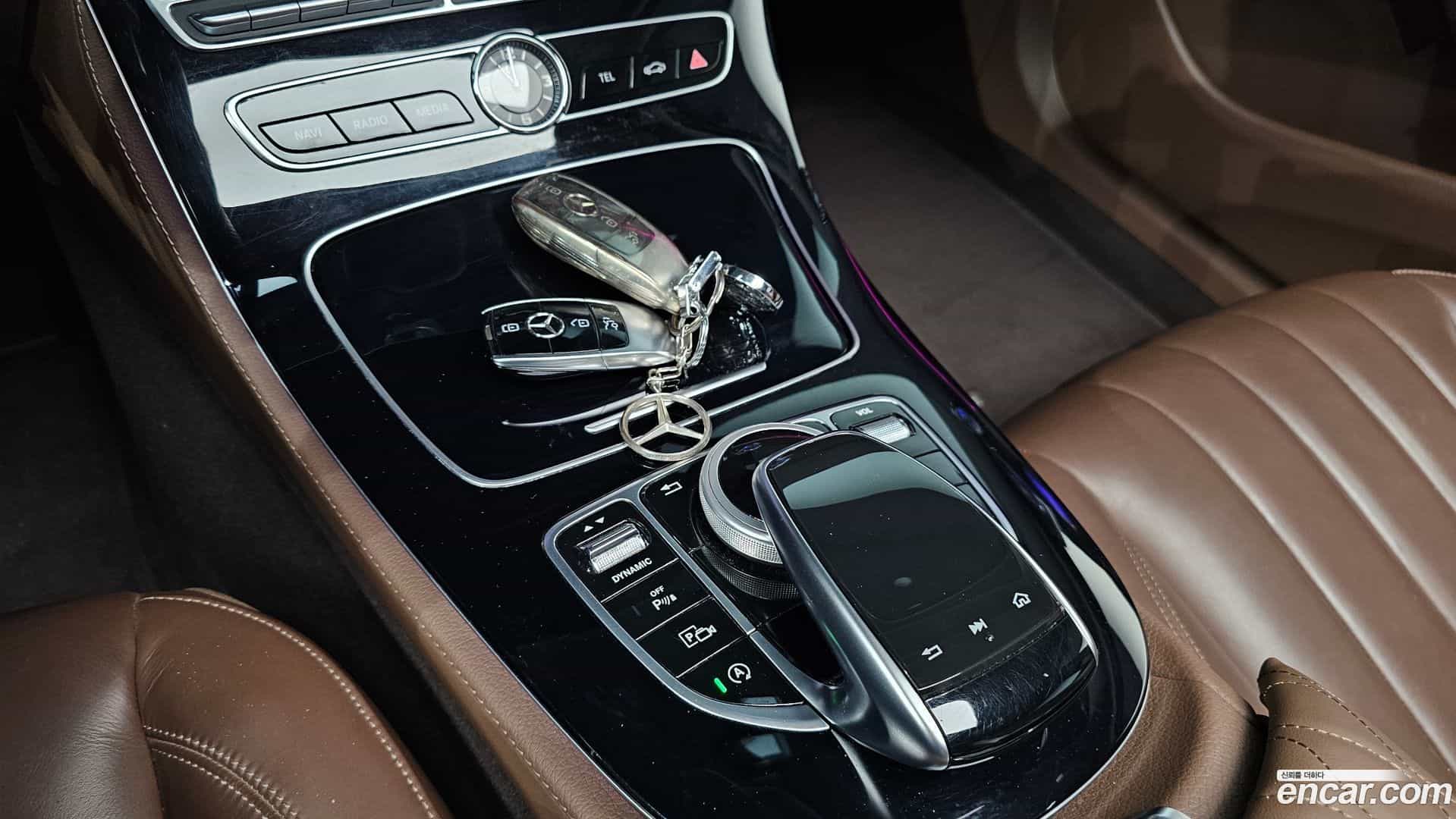 E-Class Mercedes-Benz 2016.10-OPTION-021