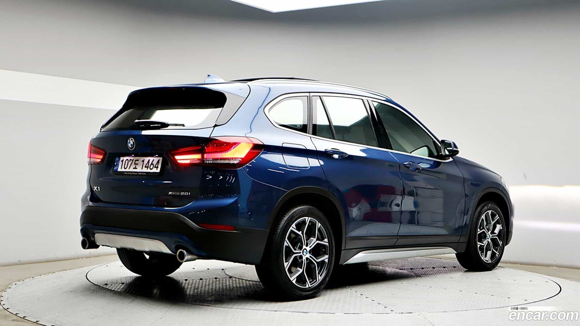 X1 BMW 2021.10-OUTER-002