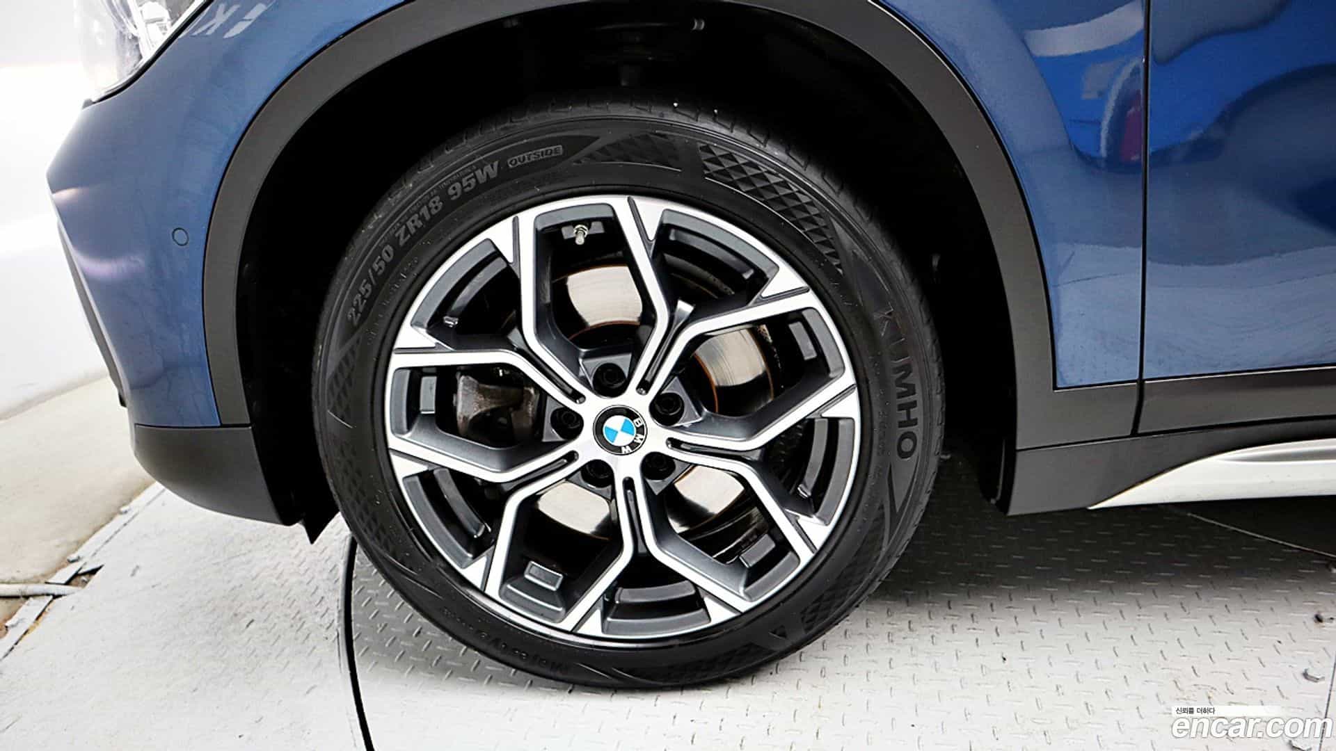 X1 BMW 2021.10-OUTER-005