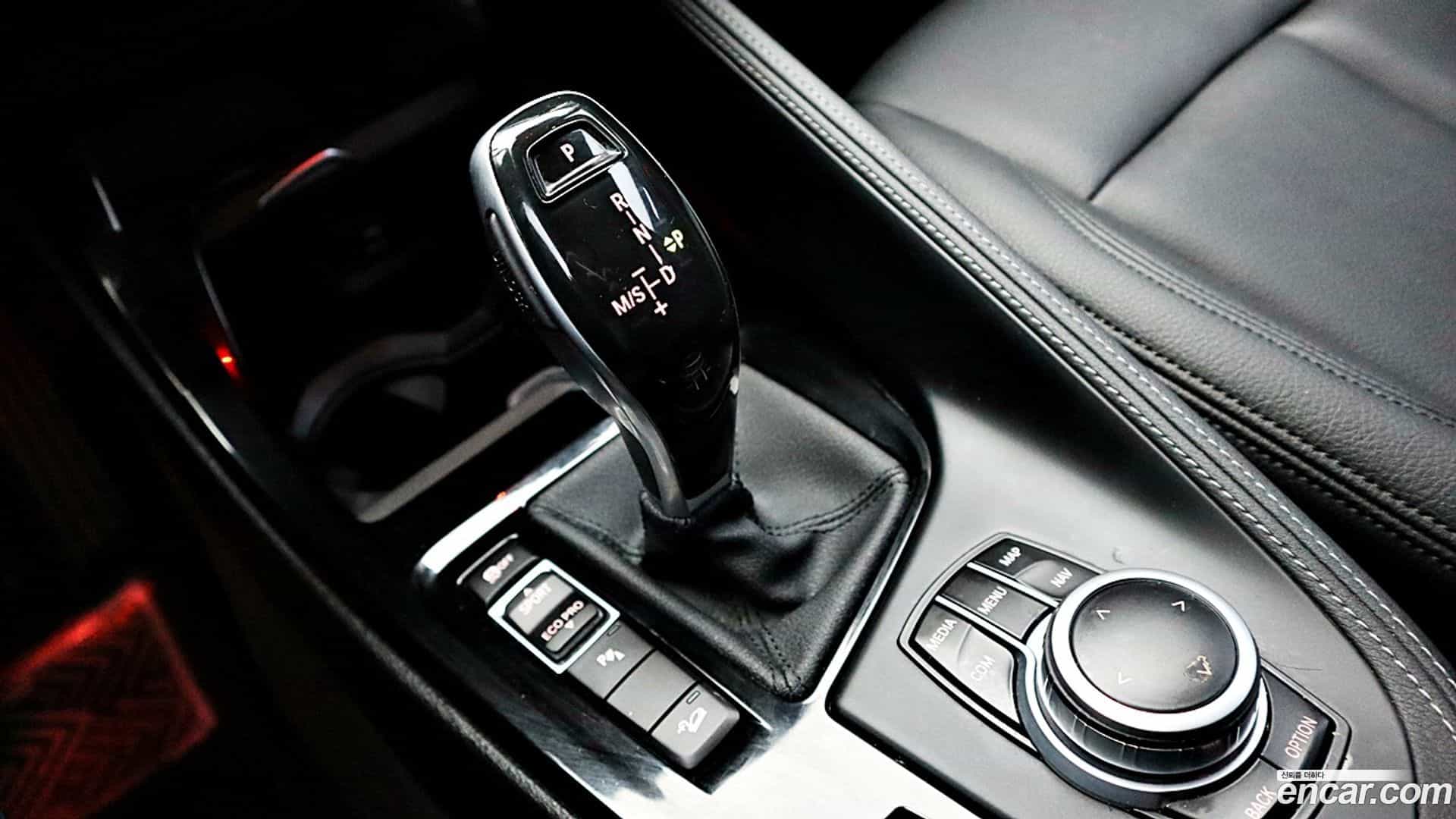 X1 BMW 2021.10-INNER-009