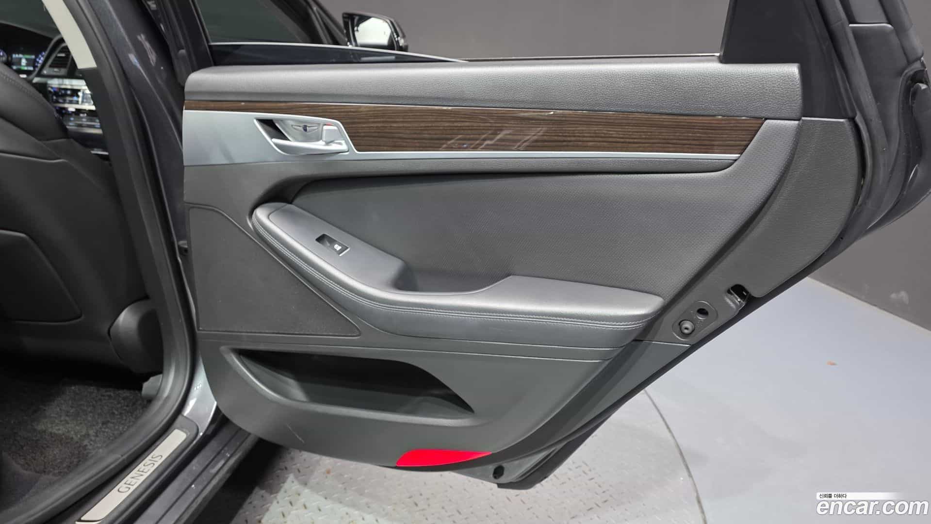 G80 Genesis 2016.9-INNER-035