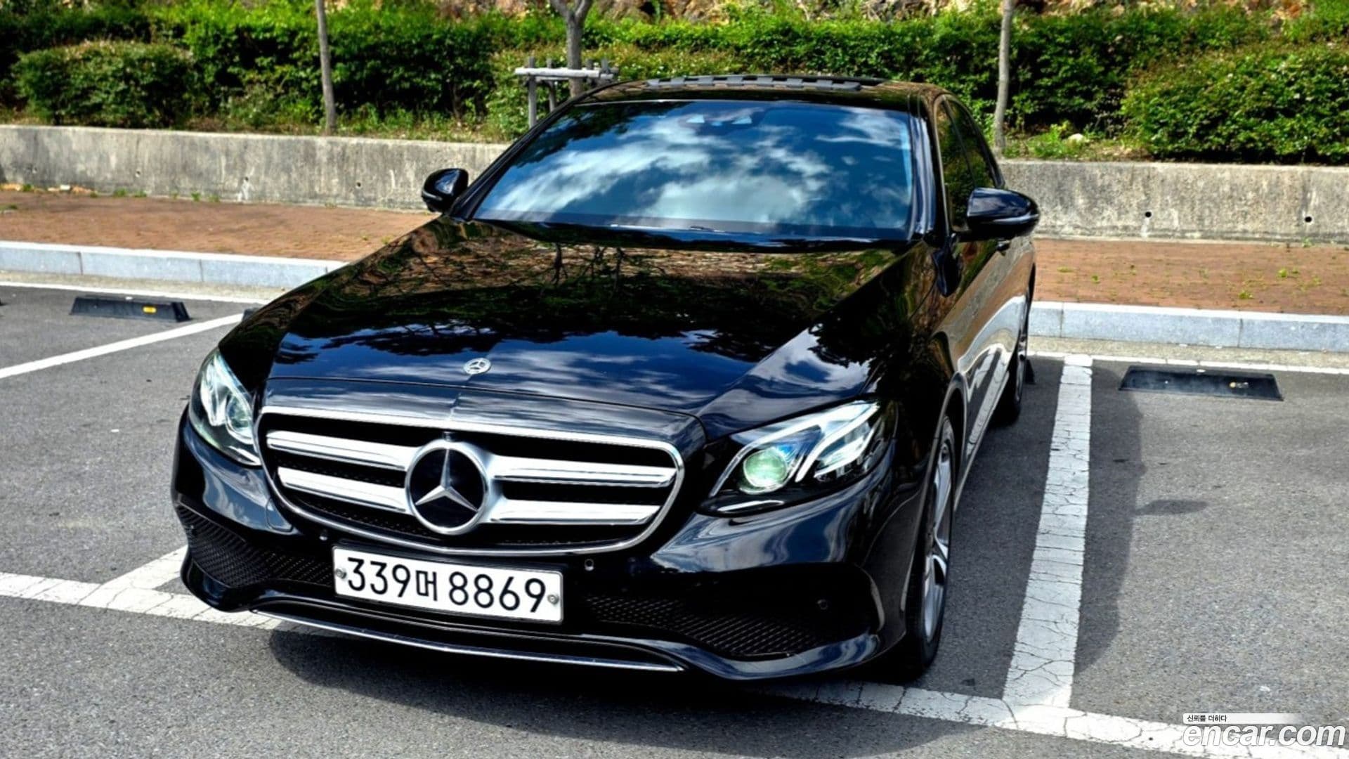 Main__Slider__Photo:E-Class Mercedes-Benz 2017.4-0