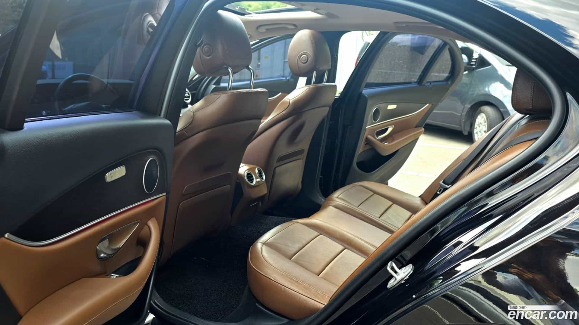 E-Class Mercedes-Benz 2017.4-INNER-010