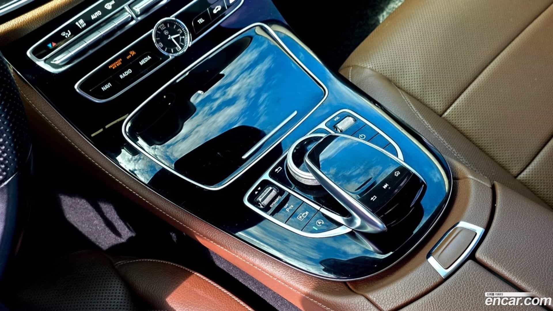 E-Class Mercedes-Benz 2017.4-OPTION-016