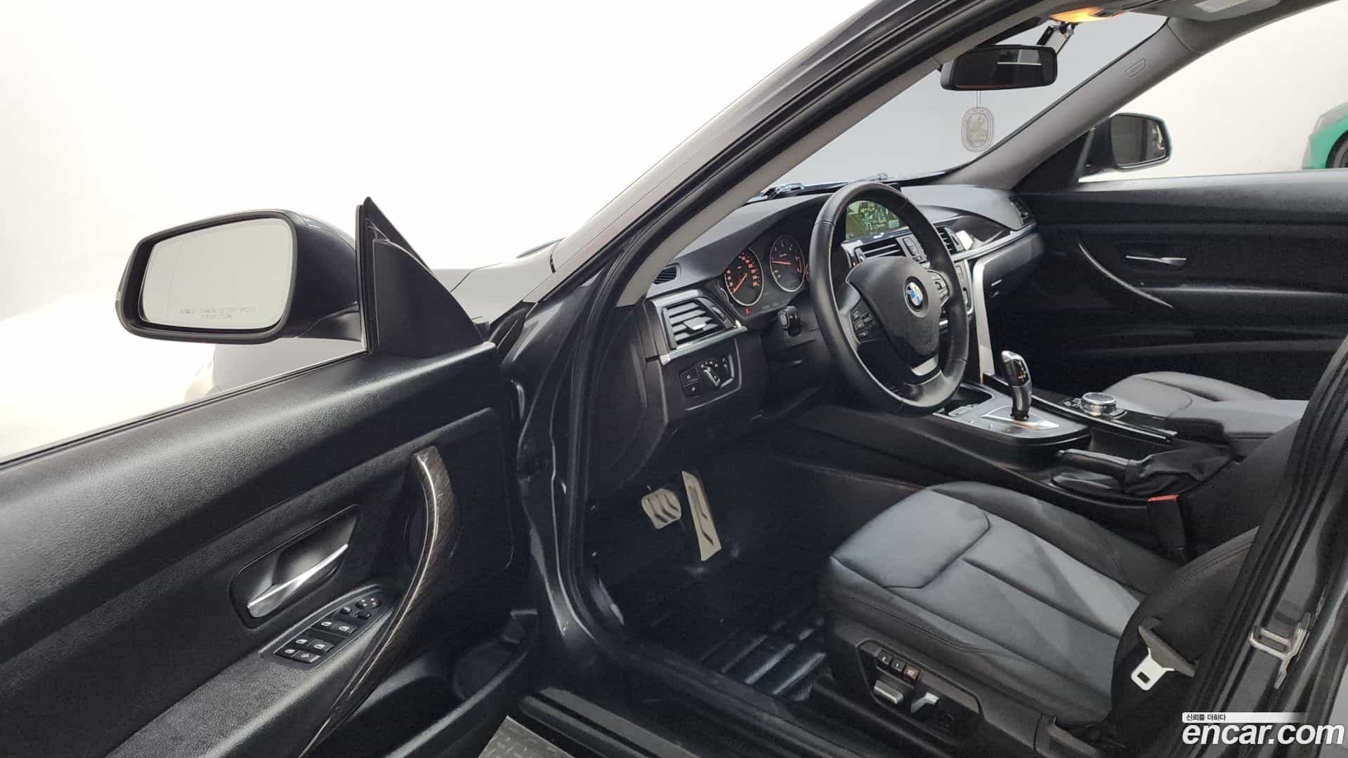 Gran Turismo BMW 2016.3-INNER-010