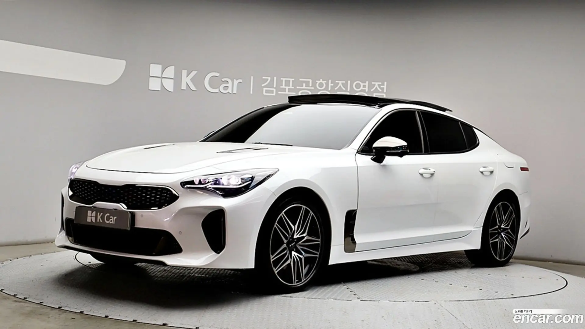 Main__Slider__Photo:Stinger Kia 2023.2-0