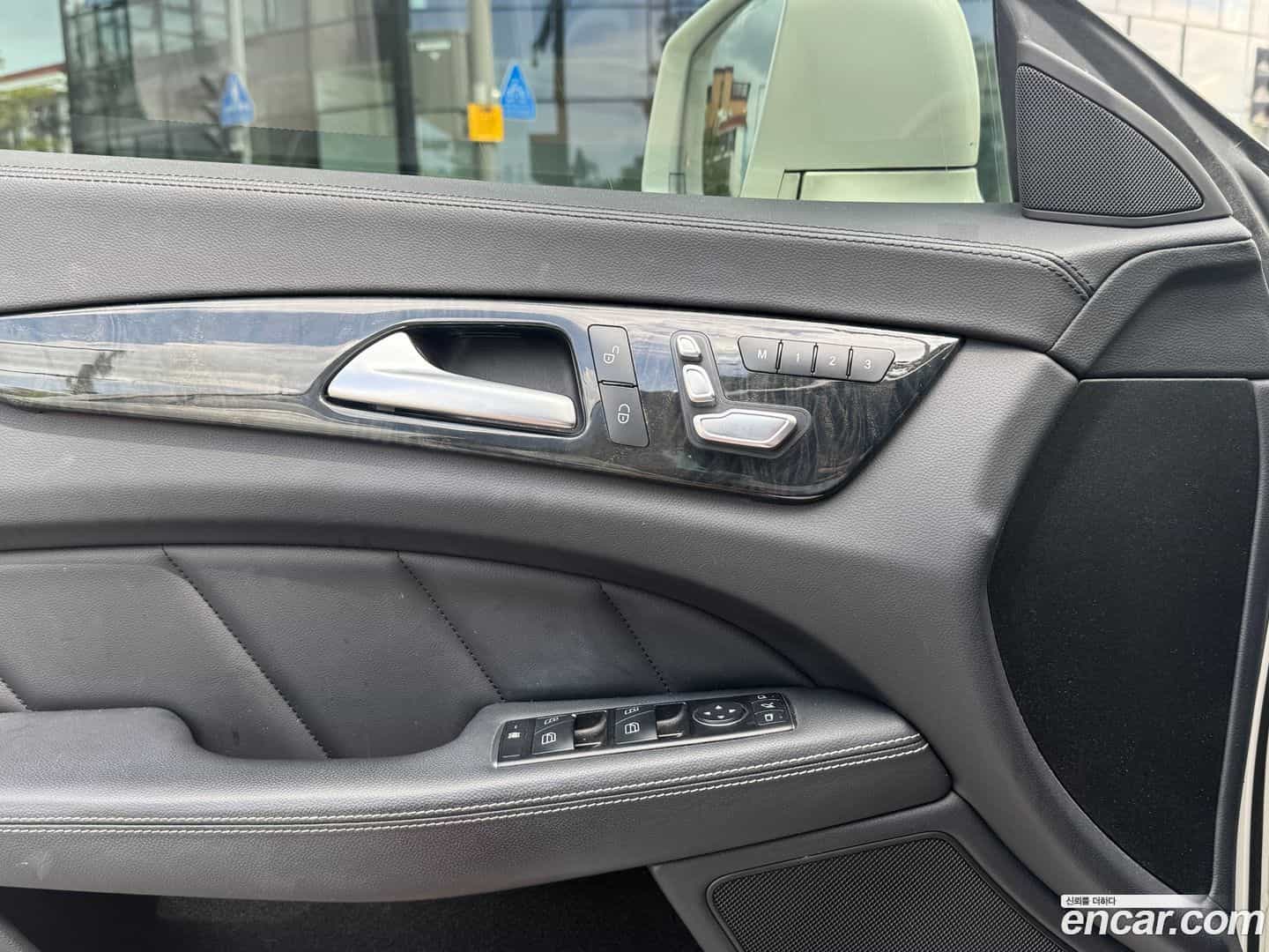 CLS-Class Mercedes-Benz 2015.11-INNER-009