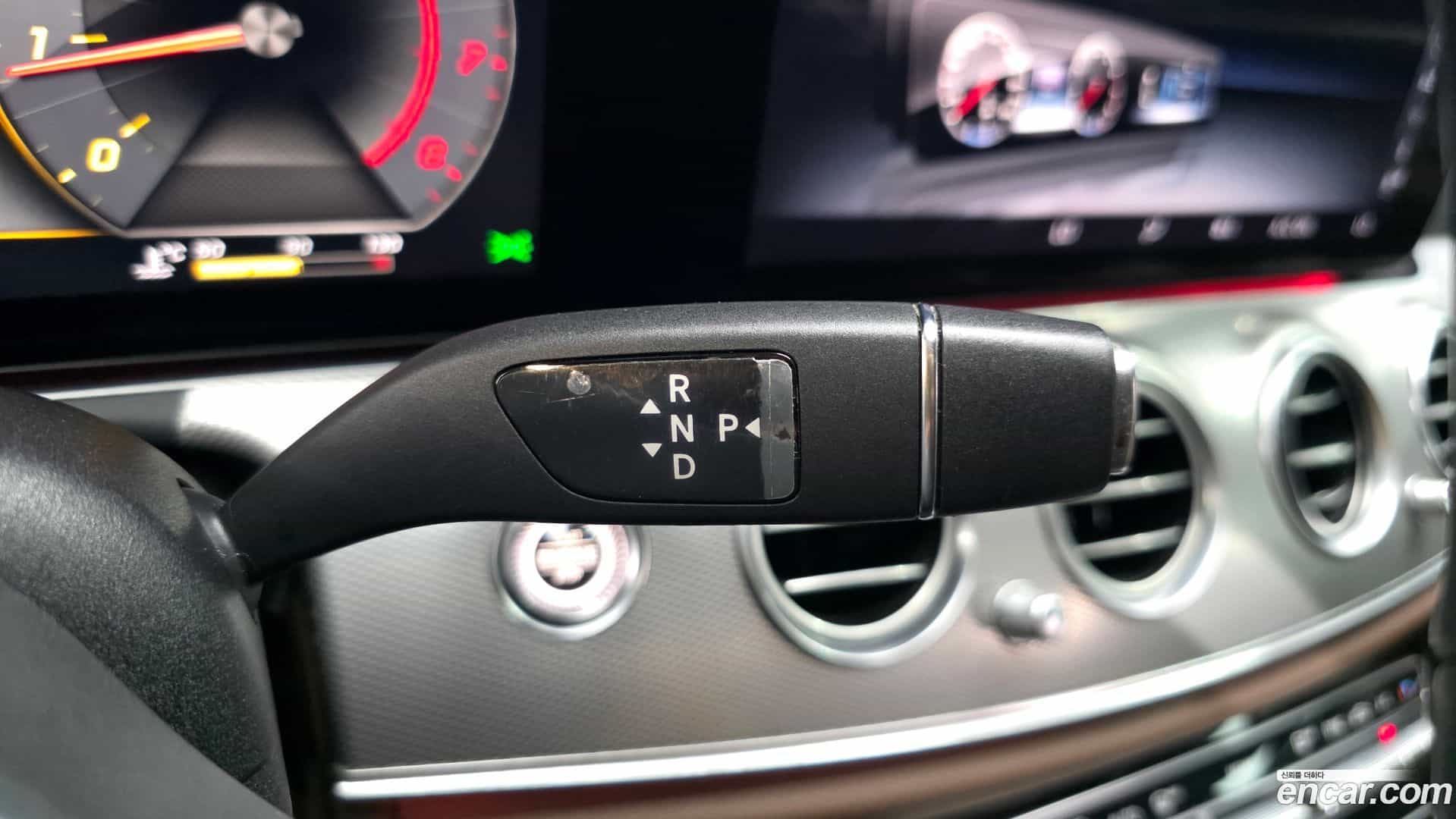 E-Class Mercedes-Benz 2020.5-INNER-009
