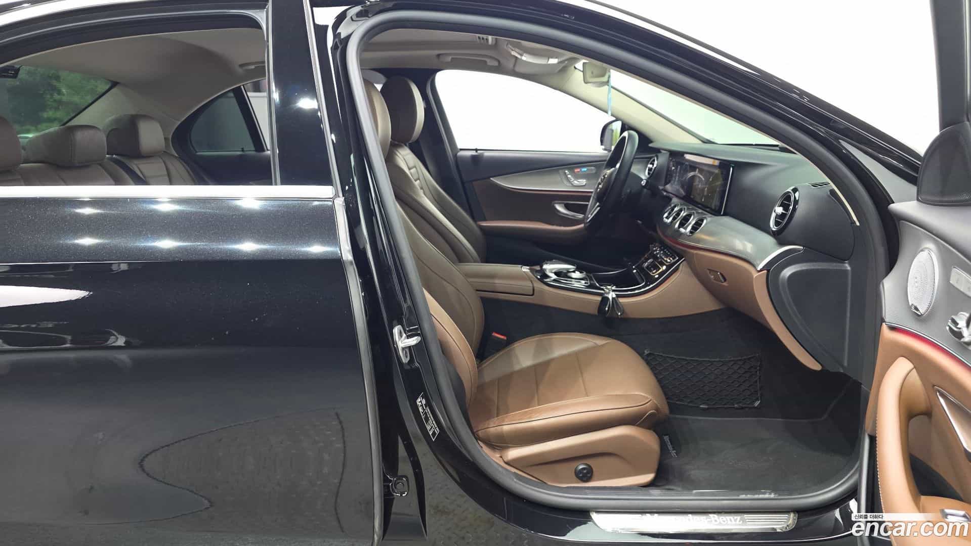 E-Class Mercedes-Benz 2020.5-INNER-010