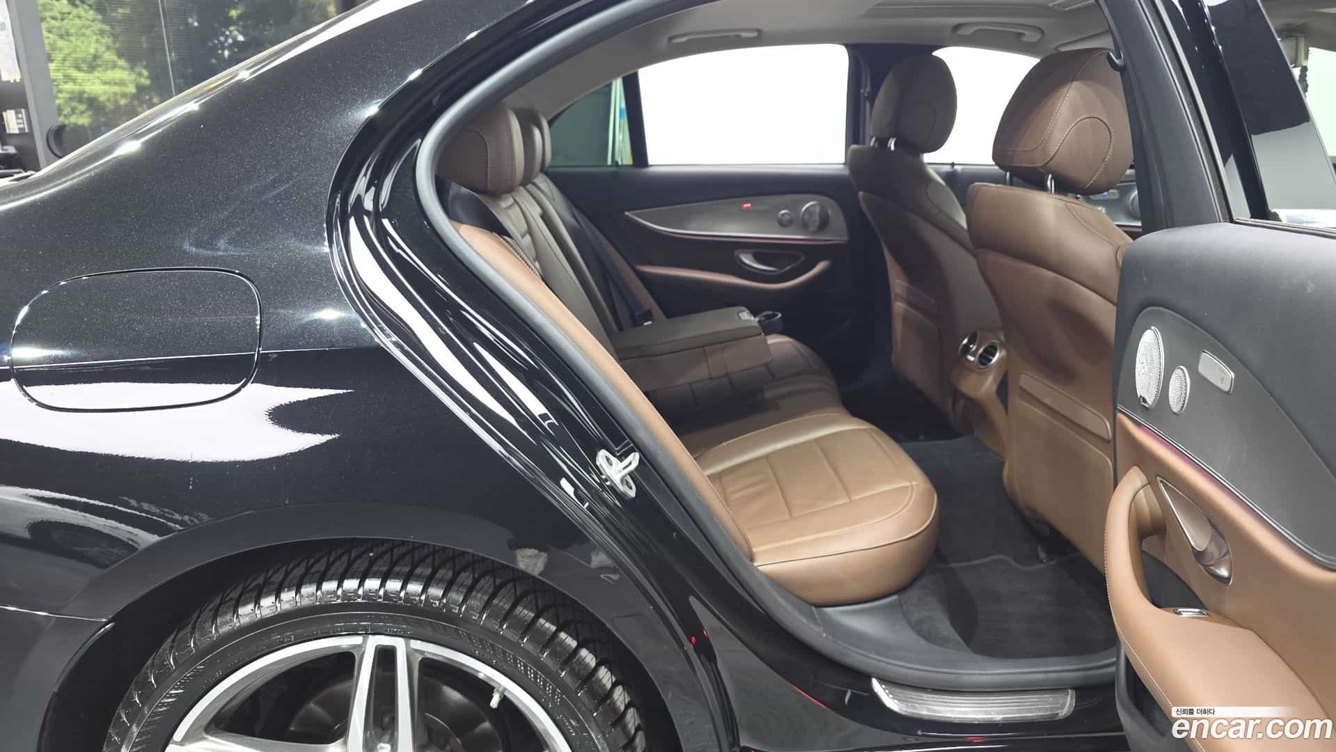 E-Class Mercedes-Benz 2020.5-OPTION-016