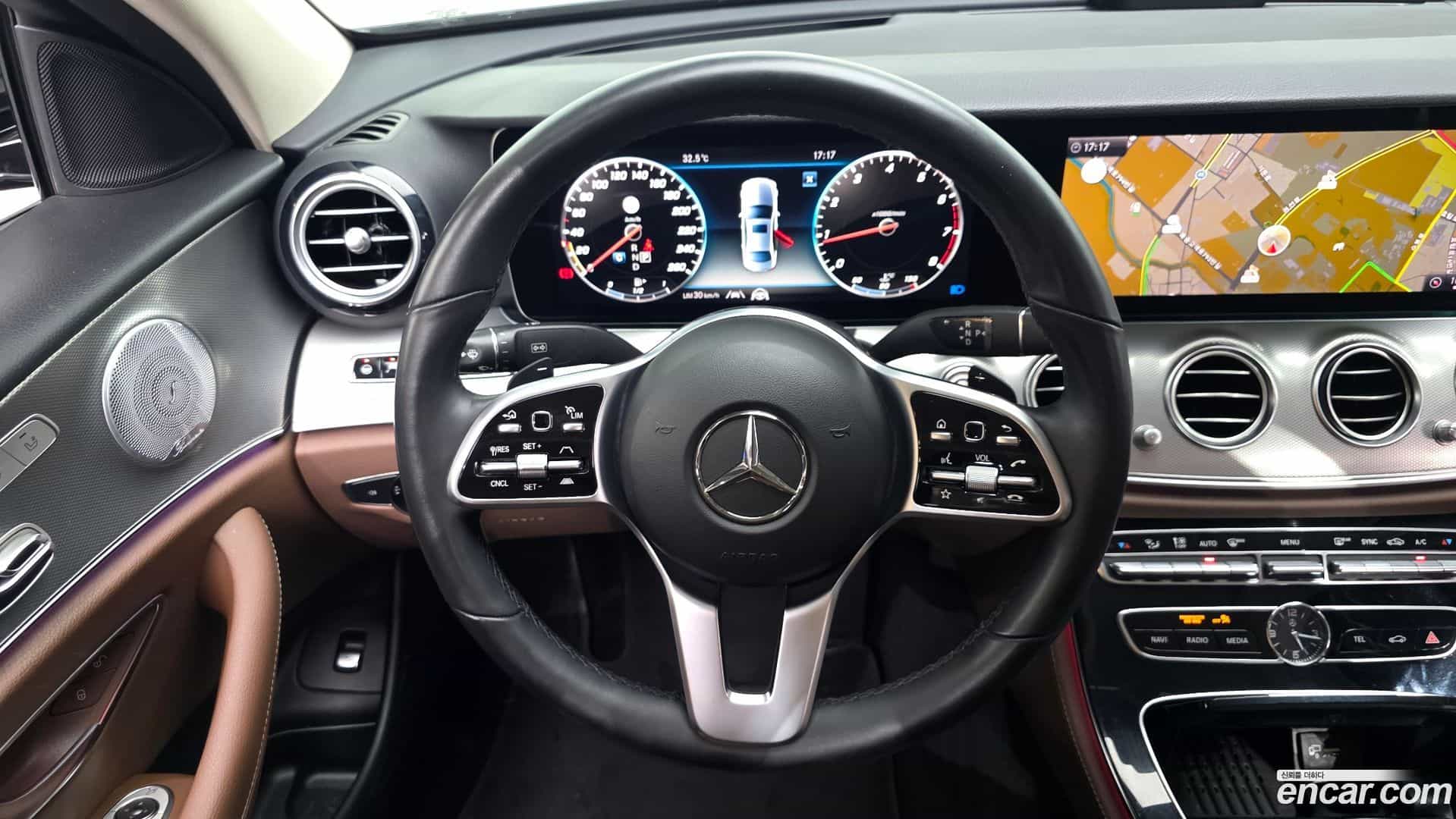 E-Class Mercedes-Benz 2020.5-OPTION-017