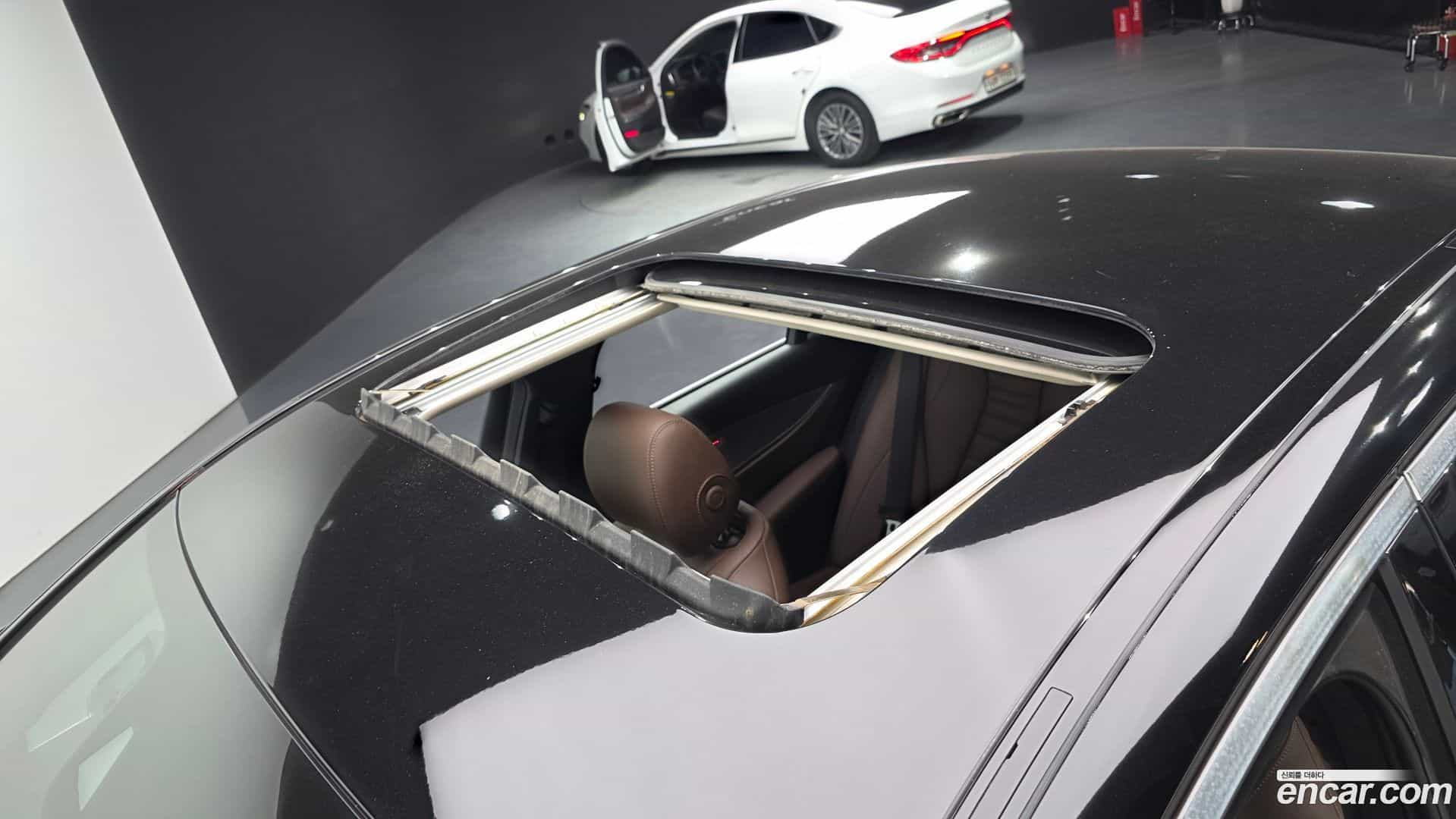 E-Class Mercedes-Benz 2020.5-OPTION-023
