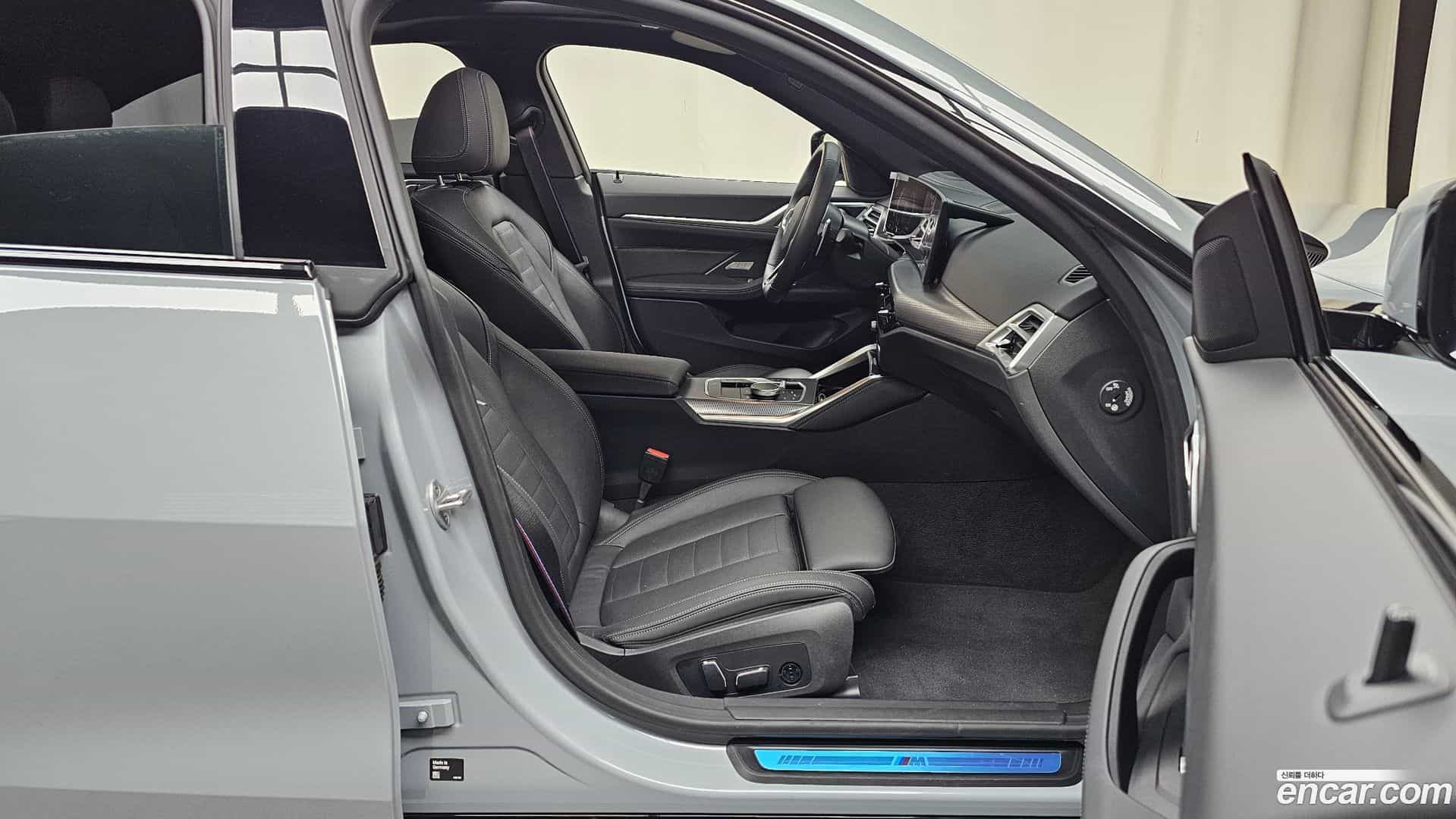 4-Series BMW 2025.5-INNER-036