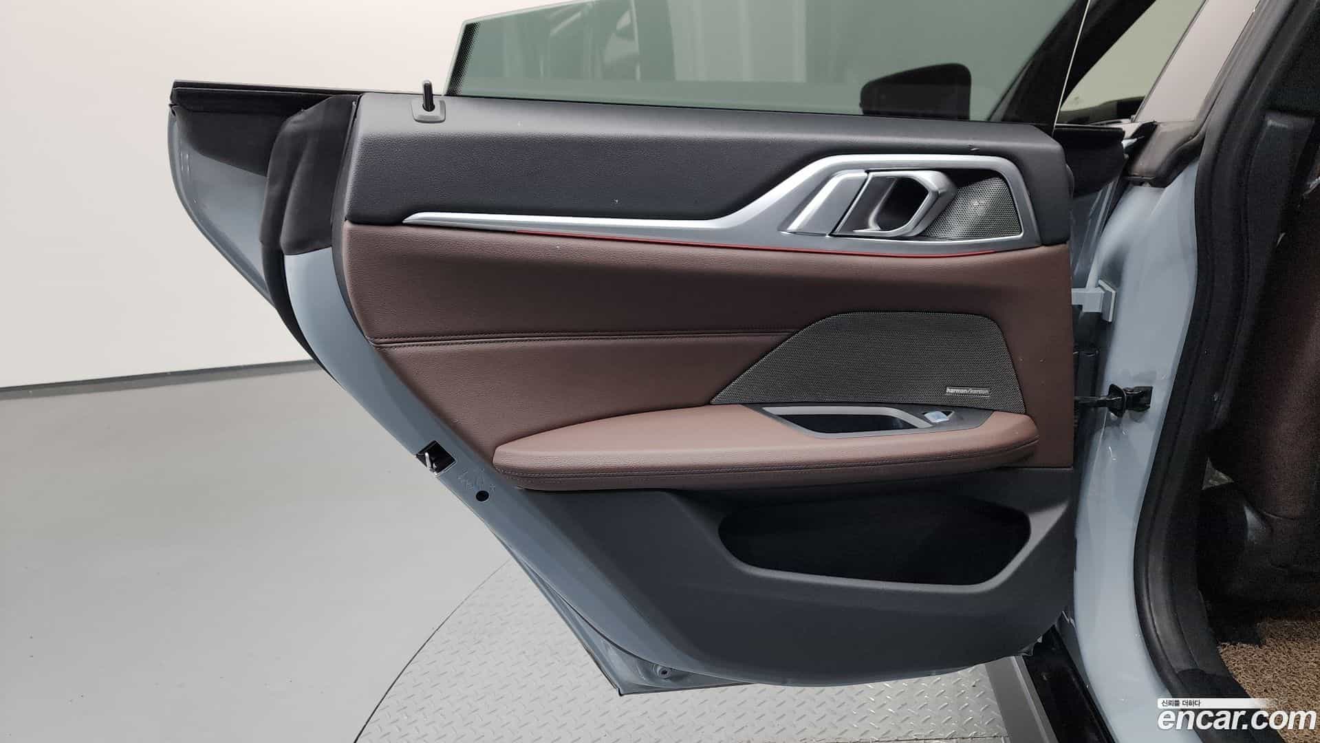 i4 BMW 2022.10-INNER-035