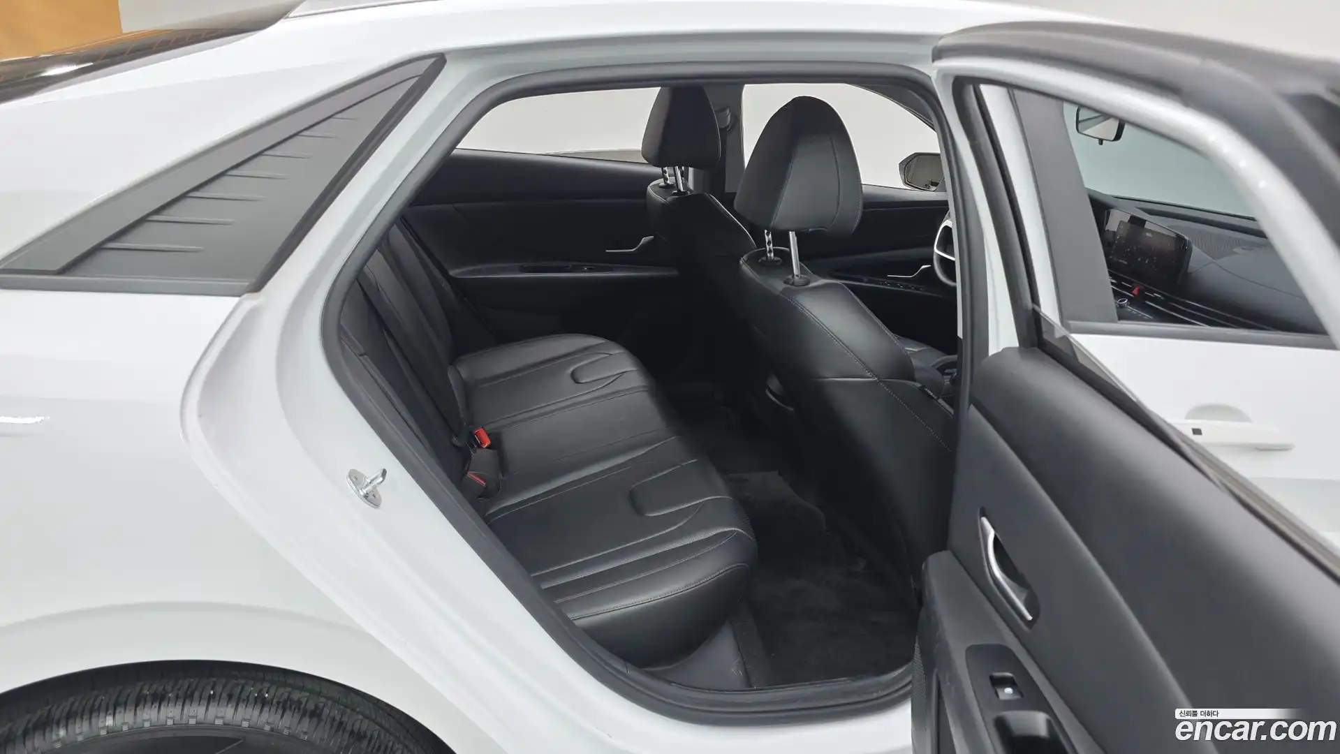 AVANTE Hyundai 2021.6-OPTION-015