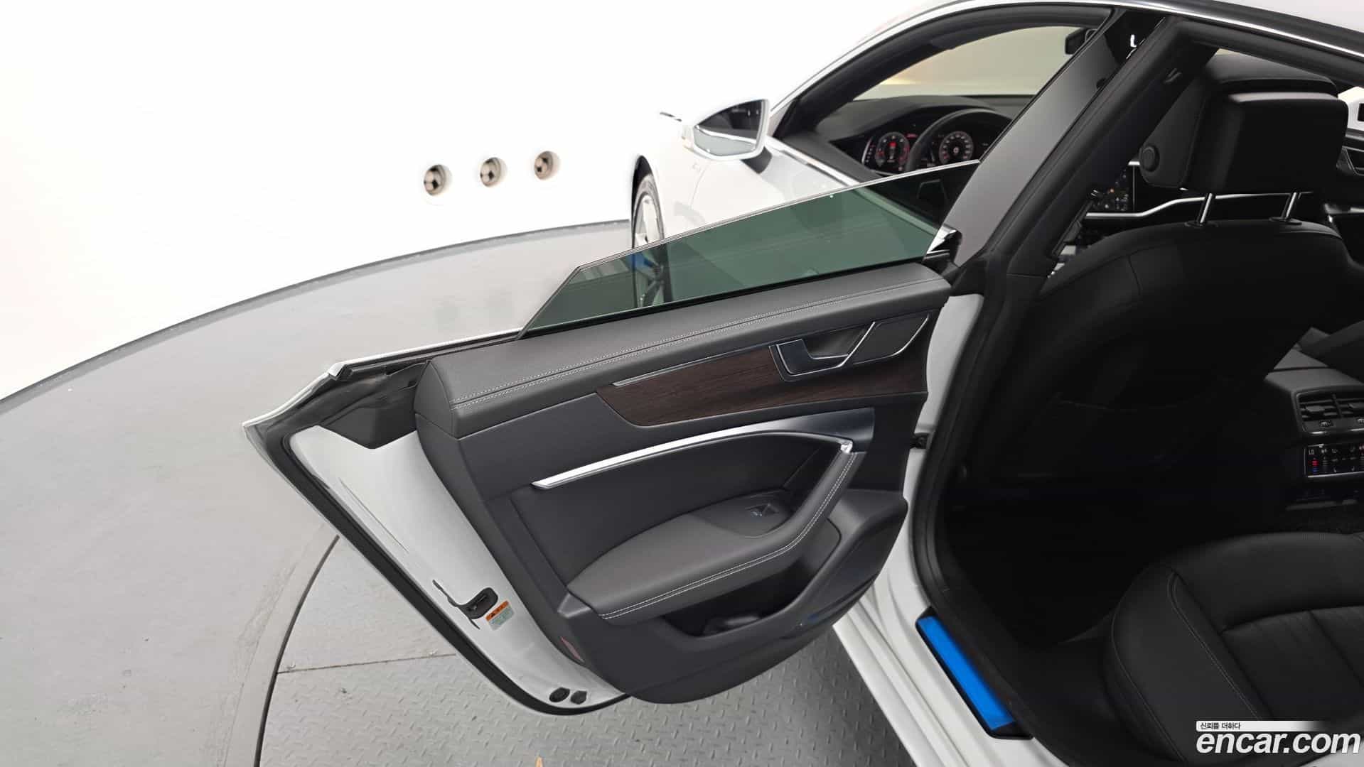 A7 Audi 2022.1-INNER-035