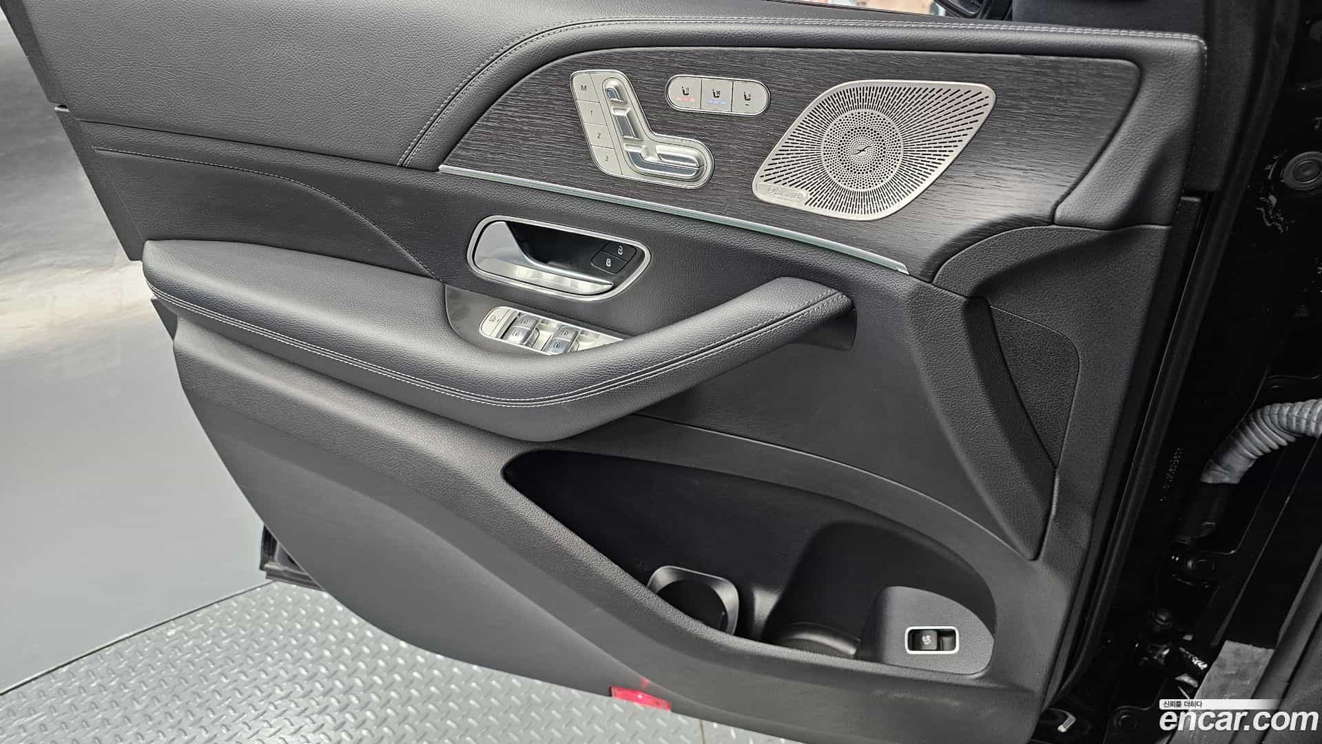 GLS-Class Mercedes-Benz 2022.9-INNER-034