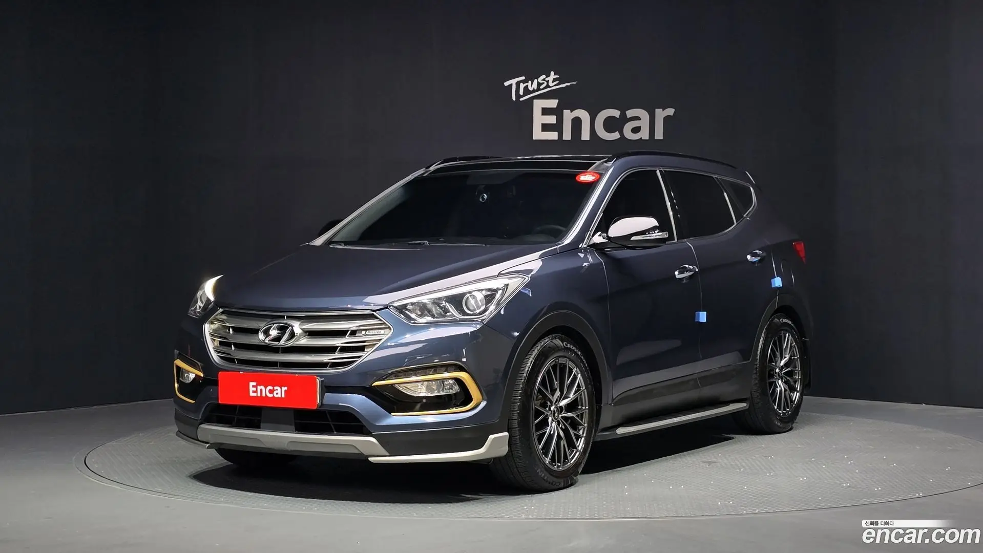Main__Slider__Photo:Santafe Hyundai 2014.10-0