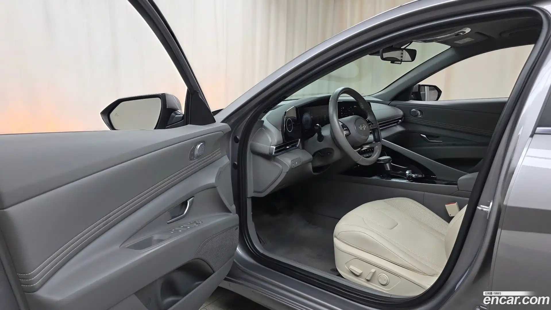 AVANTE Hyundai 2023.10-INNER-010