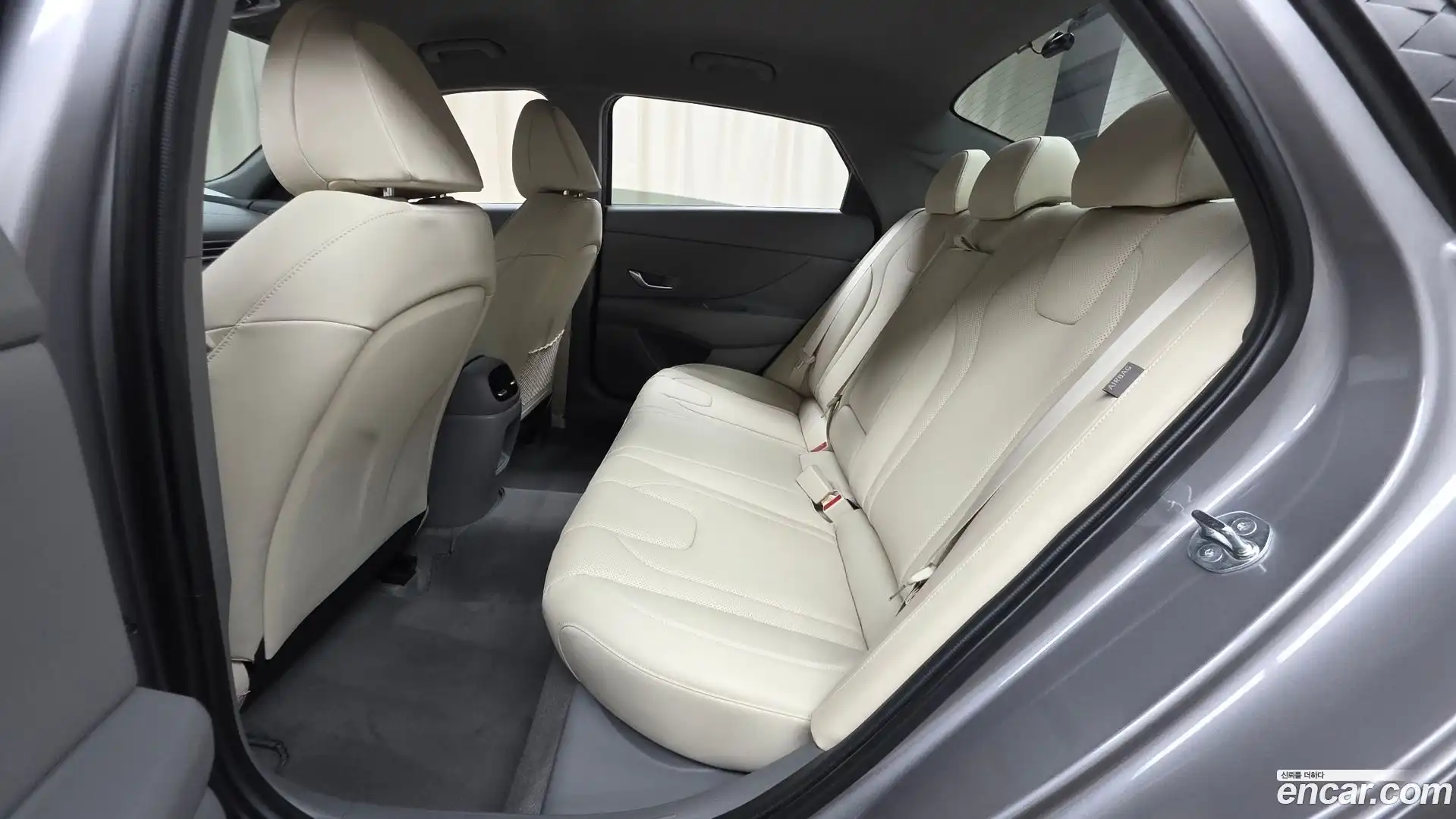 AVANTE Hyundai 2023.10-OPTION-016